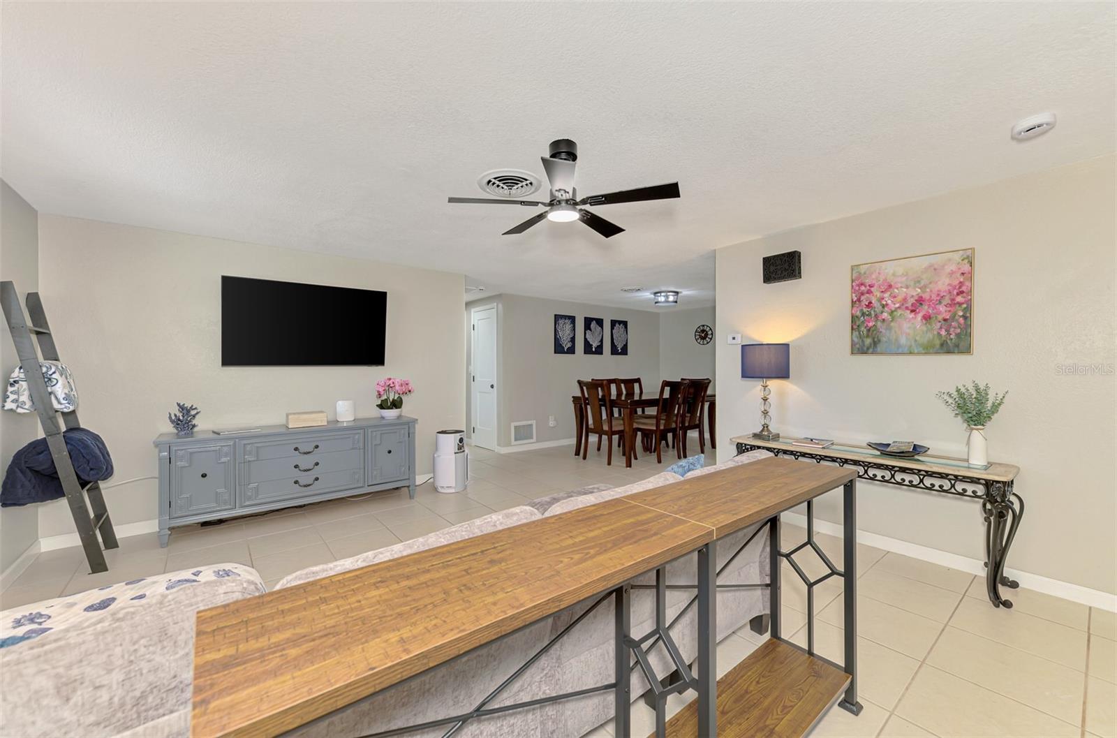 361 FALKLAND RD — photo 10