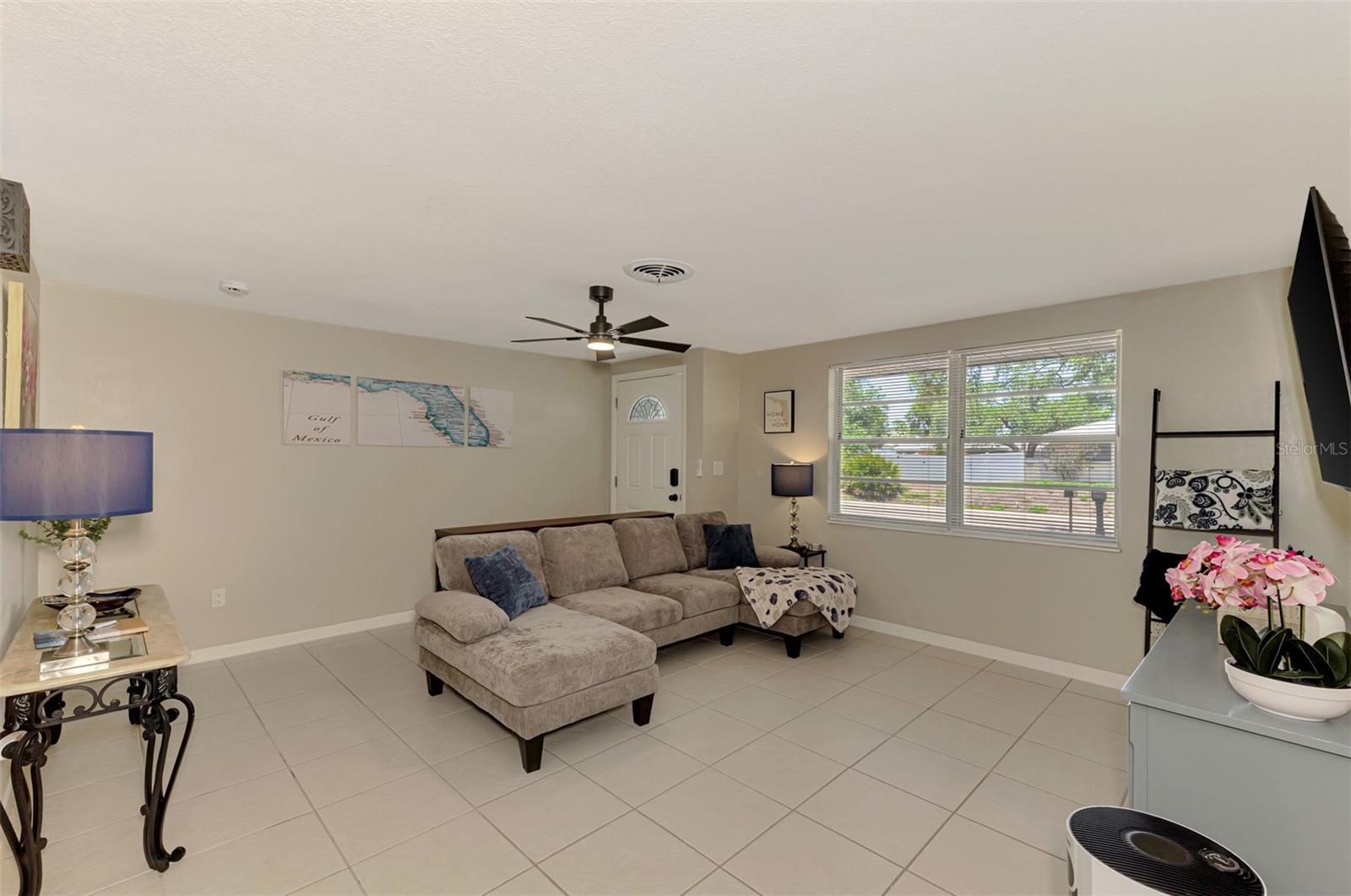361 FALKLAND RD — photo 9