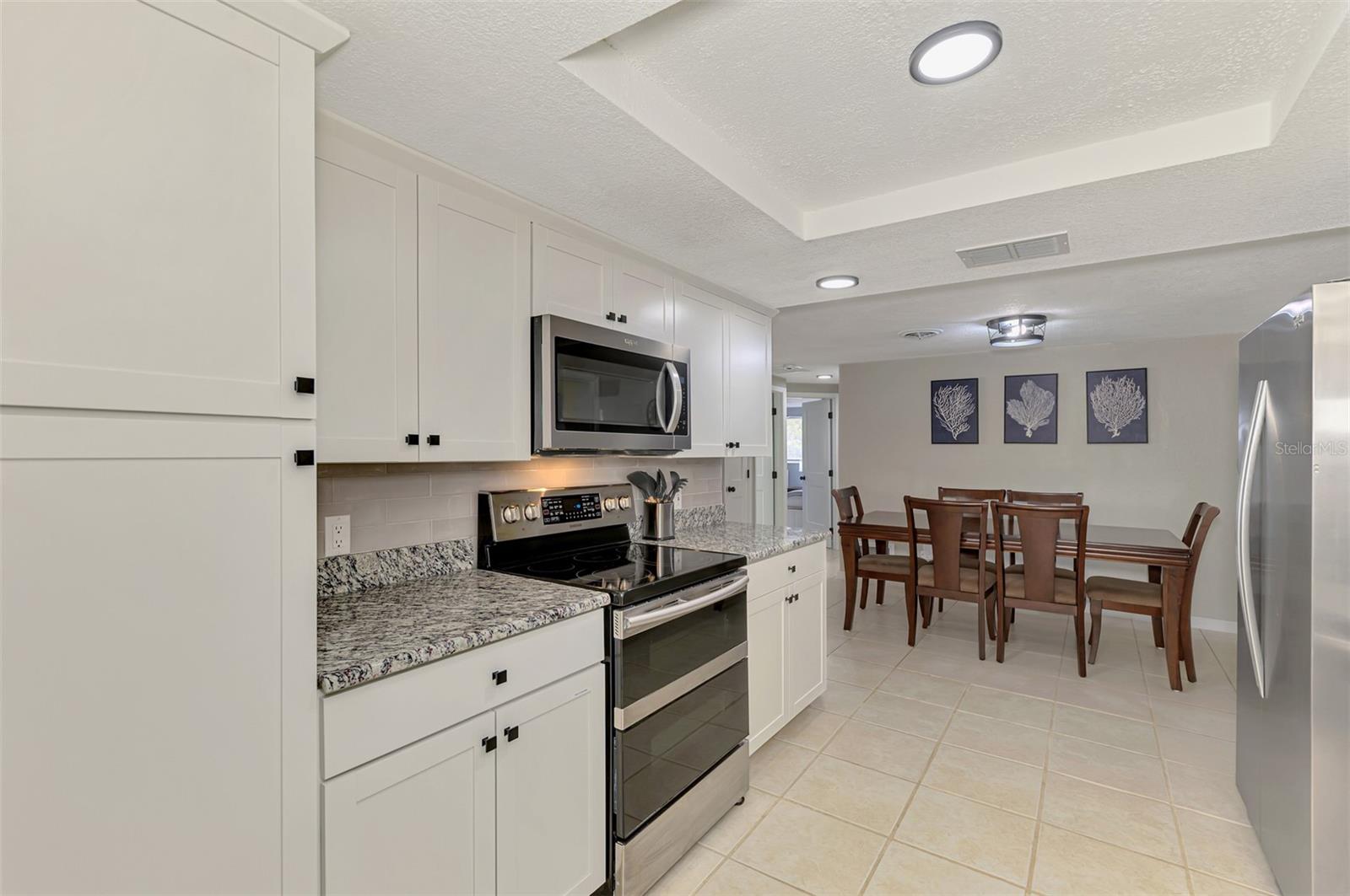 361 FALKLAND RD — photo 17