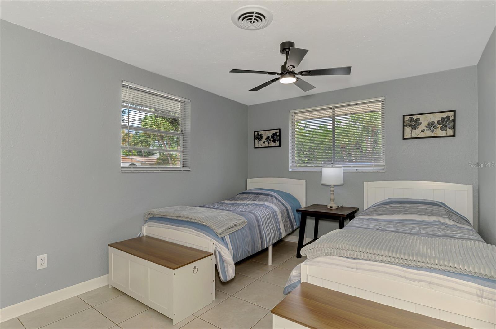 361 FALKLAND RD — photo 26