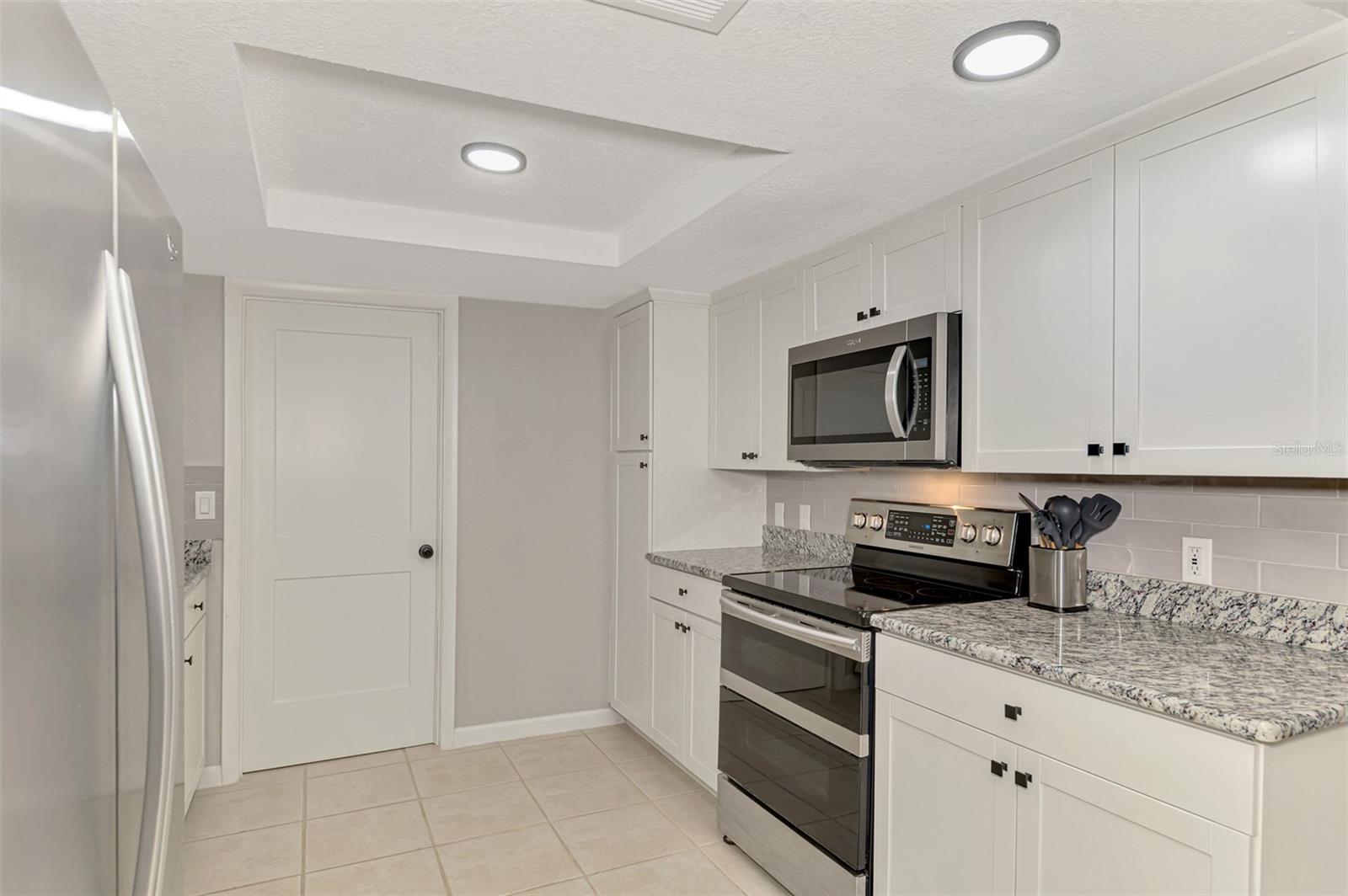 361 FALKLAND RD — photo 16