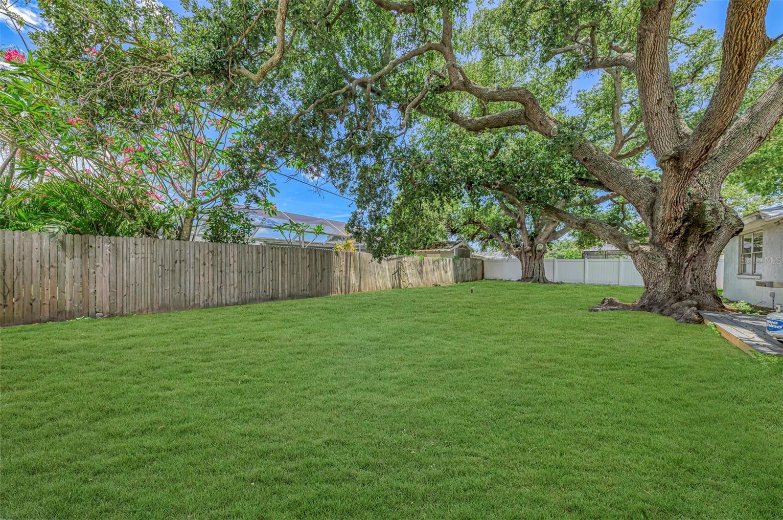 361 FALKLAND RD — photo 38