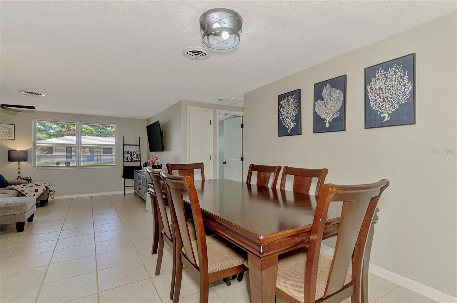 361 FALKLAND RD — photo 12