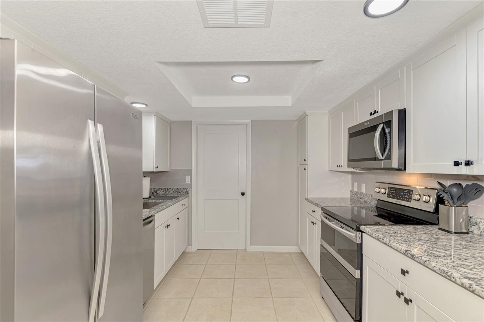 361 FALKLAND RD — photo 14