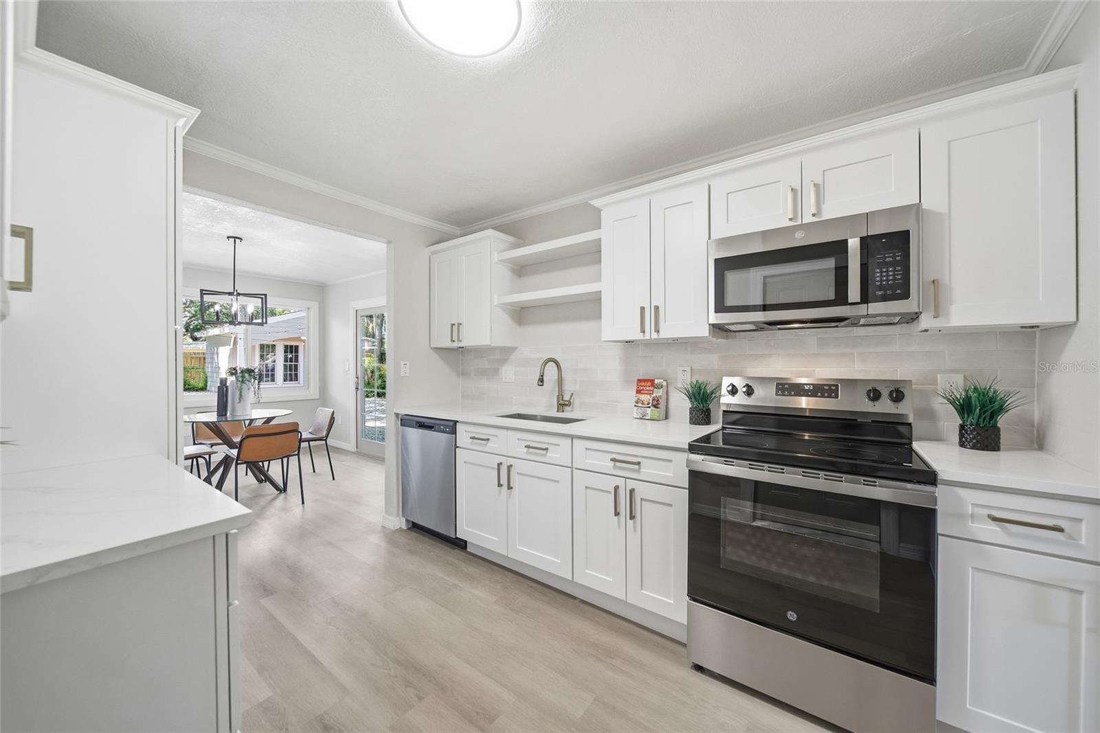 125 CRYSTAL BEACH AVE — photo 9