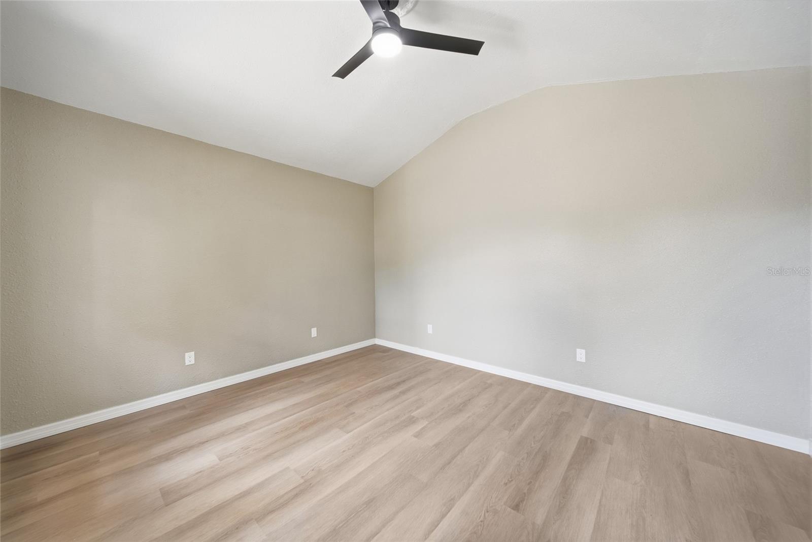 125 CRYSTAL BEACH AVE — photo 28