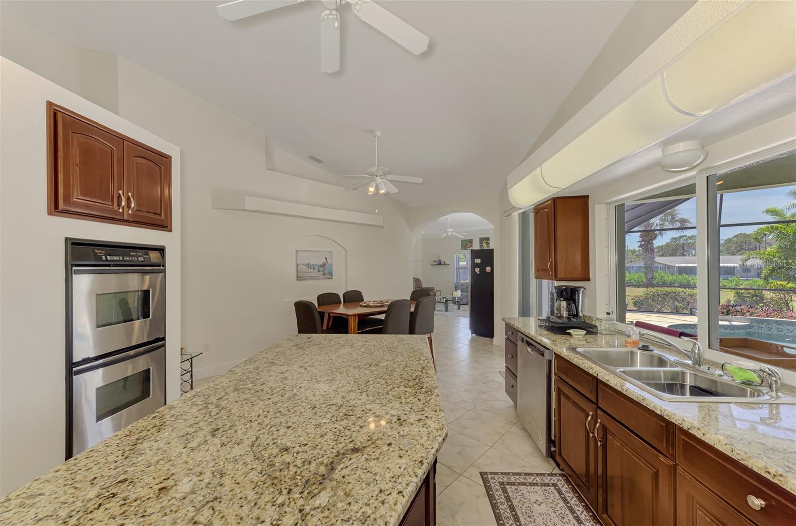 900 PARK PLACE DR — photo 27