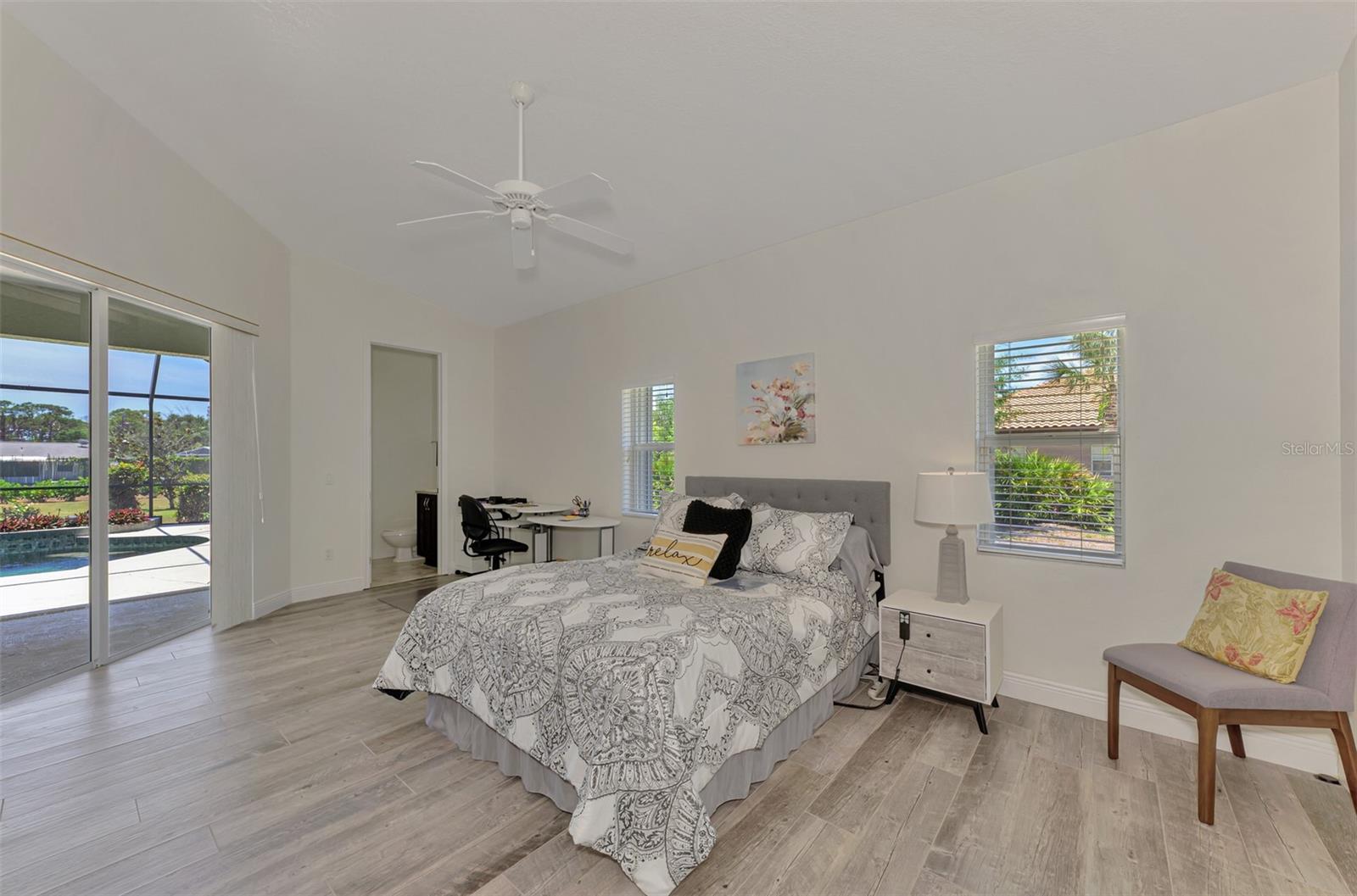 900 PARK PLACE DR — photo 53