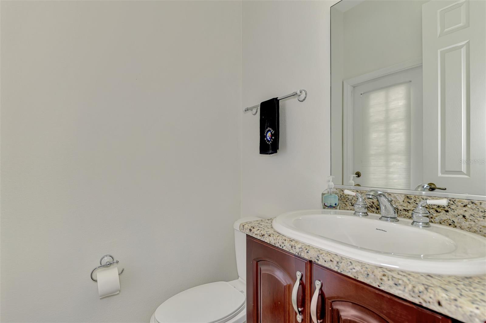 900 PARK PLACE DR — photo 46