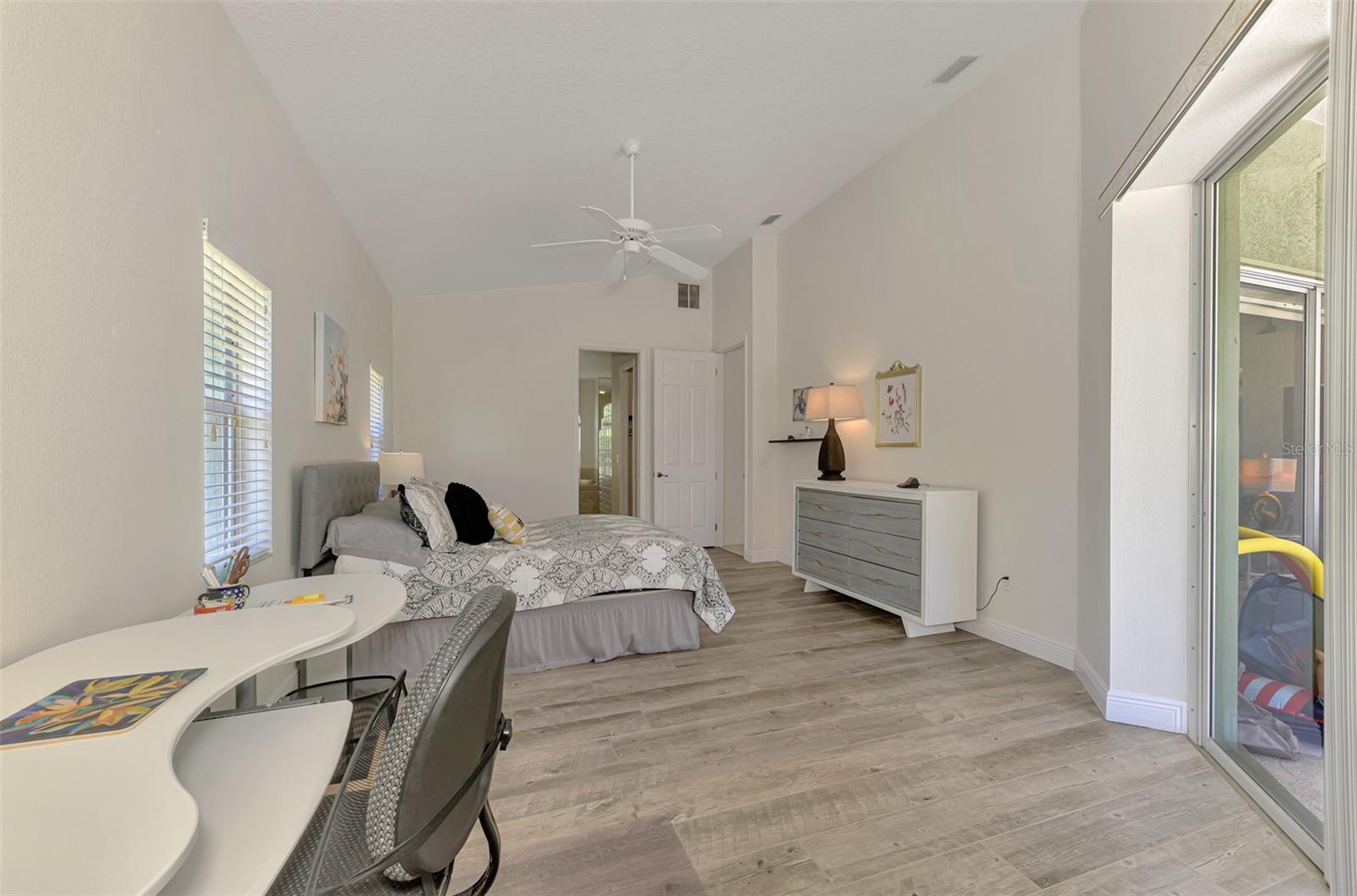 900 PARK PLACE DR — photo 50