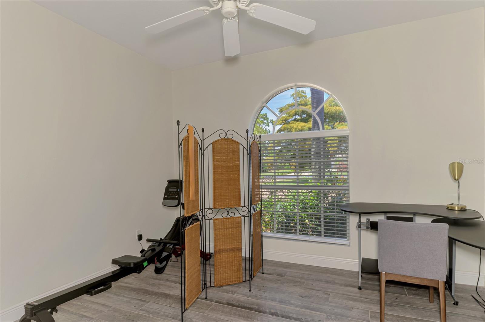 900 PARK PLACE DR — photo 54