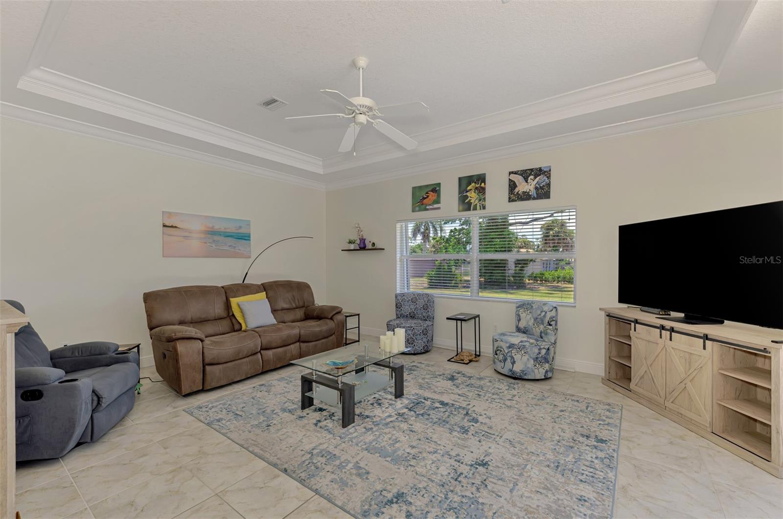 900 PARK PLACE DR — photo 38
