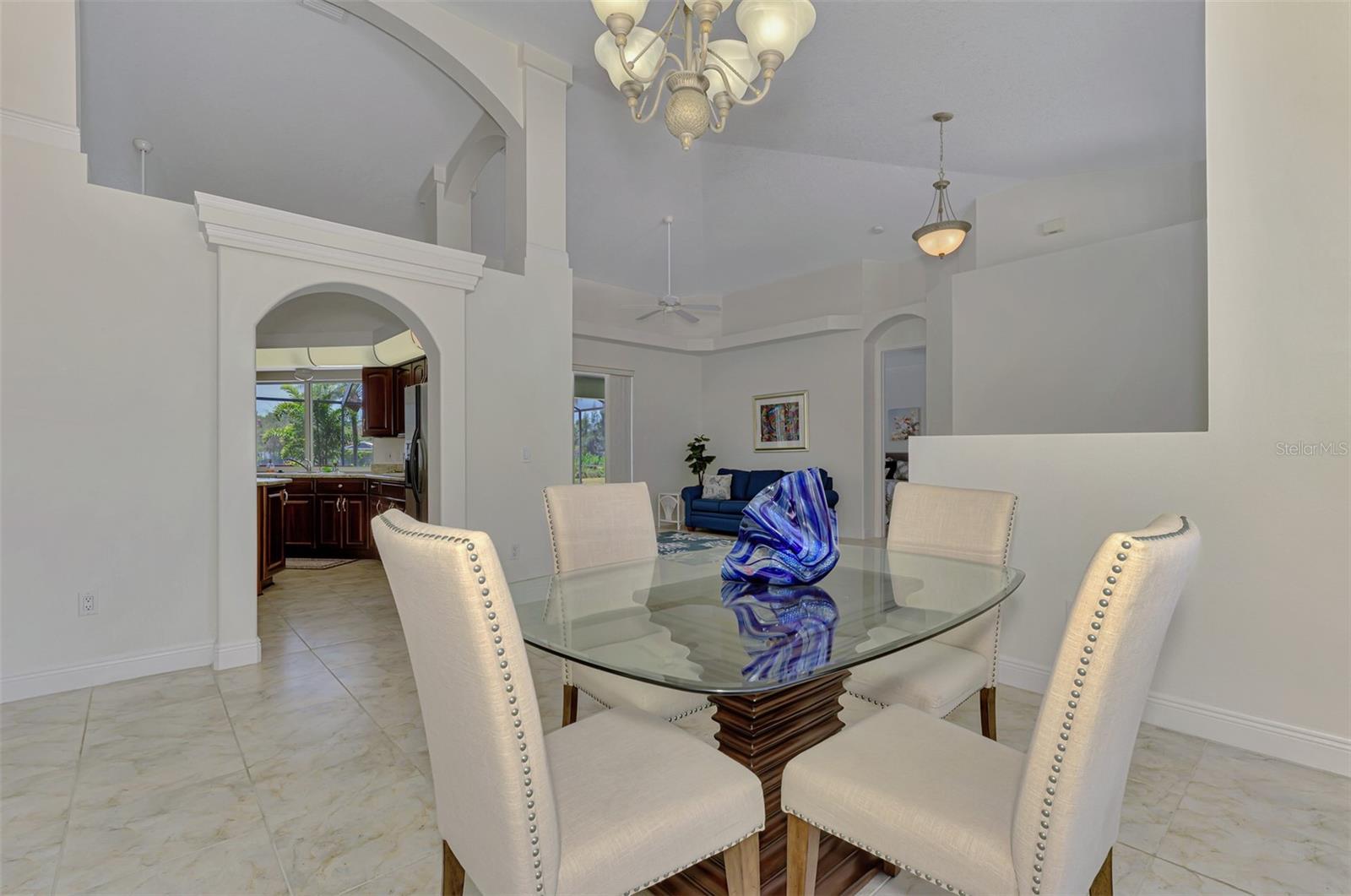 900 PARK PLACE DR — photo 23