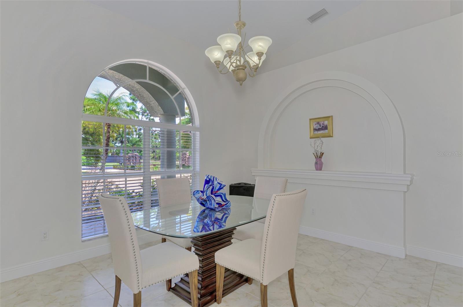 900 PARK PLACE DR — photo 24