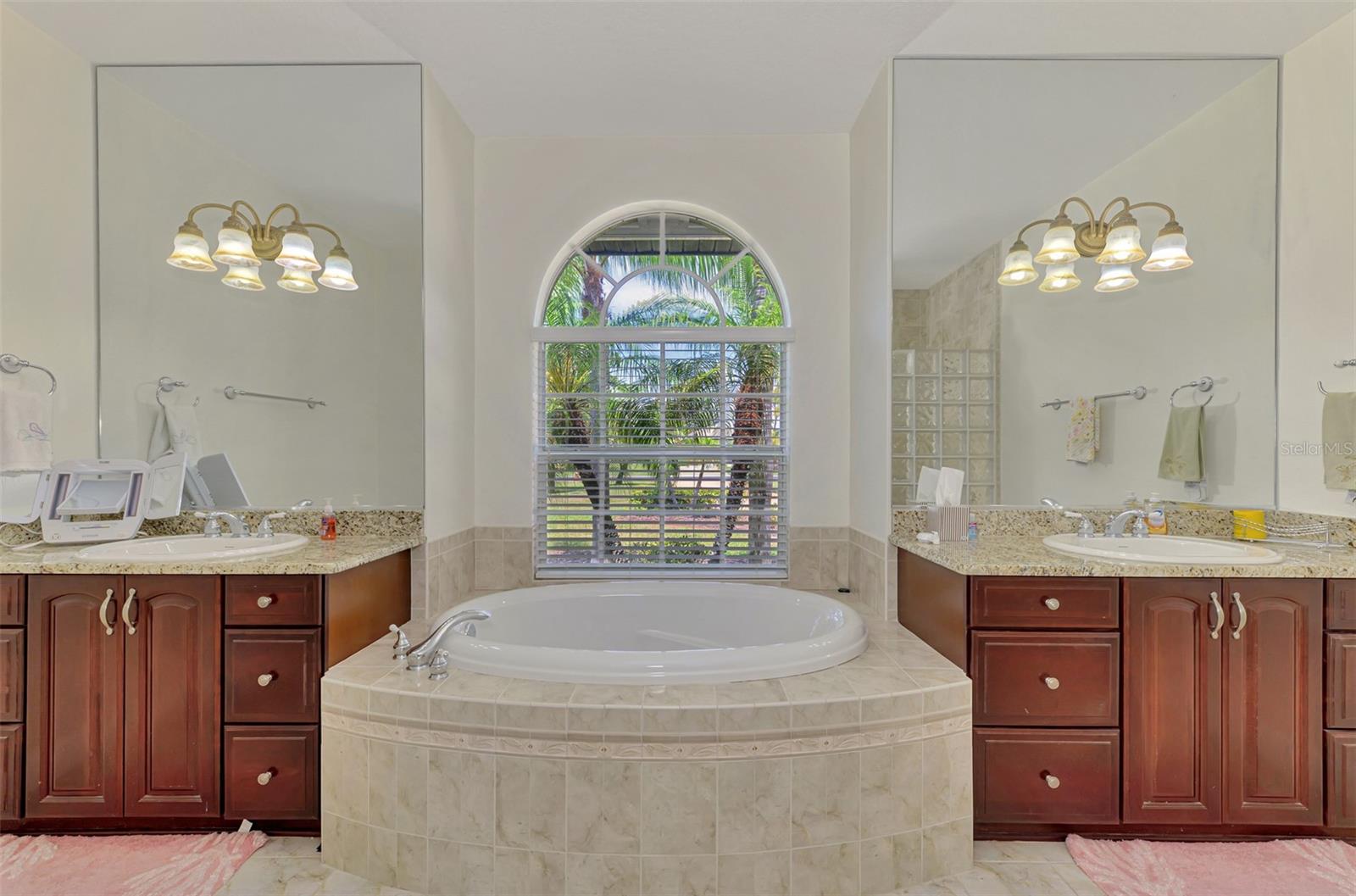 900 PARK PLACE DR — photo 49