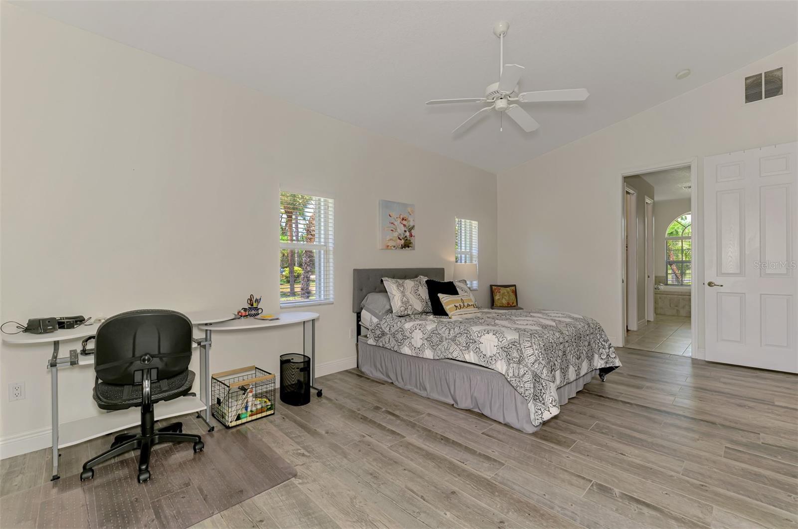 900 PARK PLACE DR — photo 51