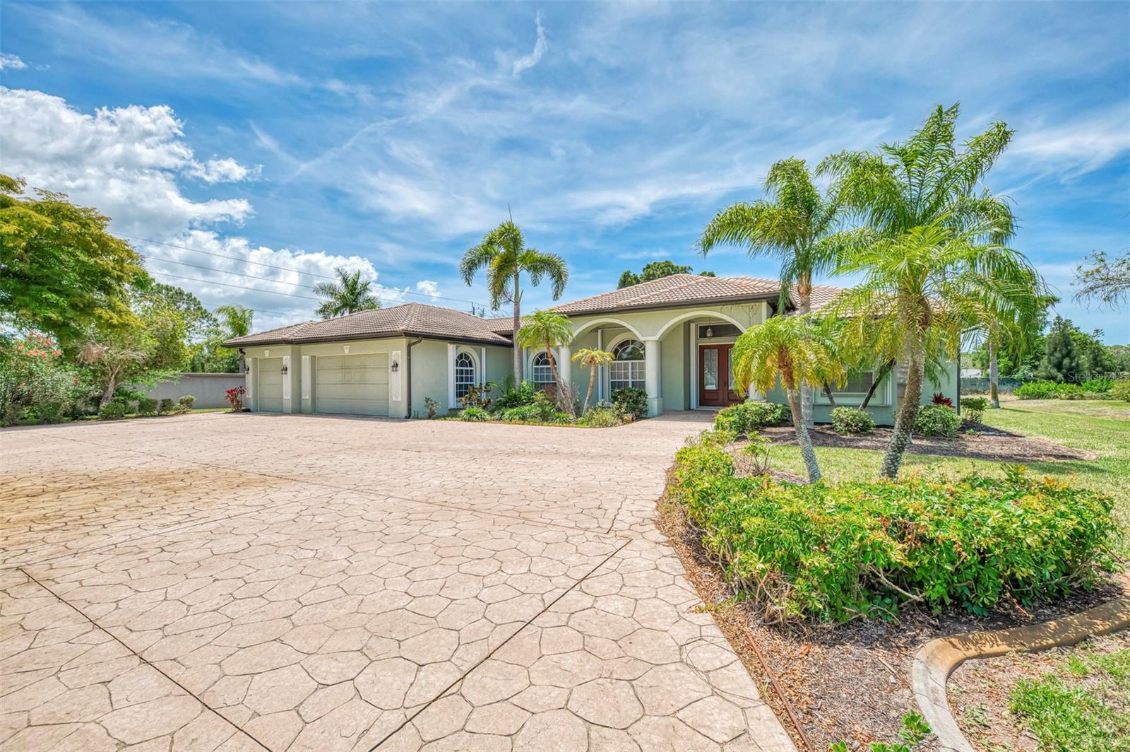 900 PARK PLACE DR — photo 3