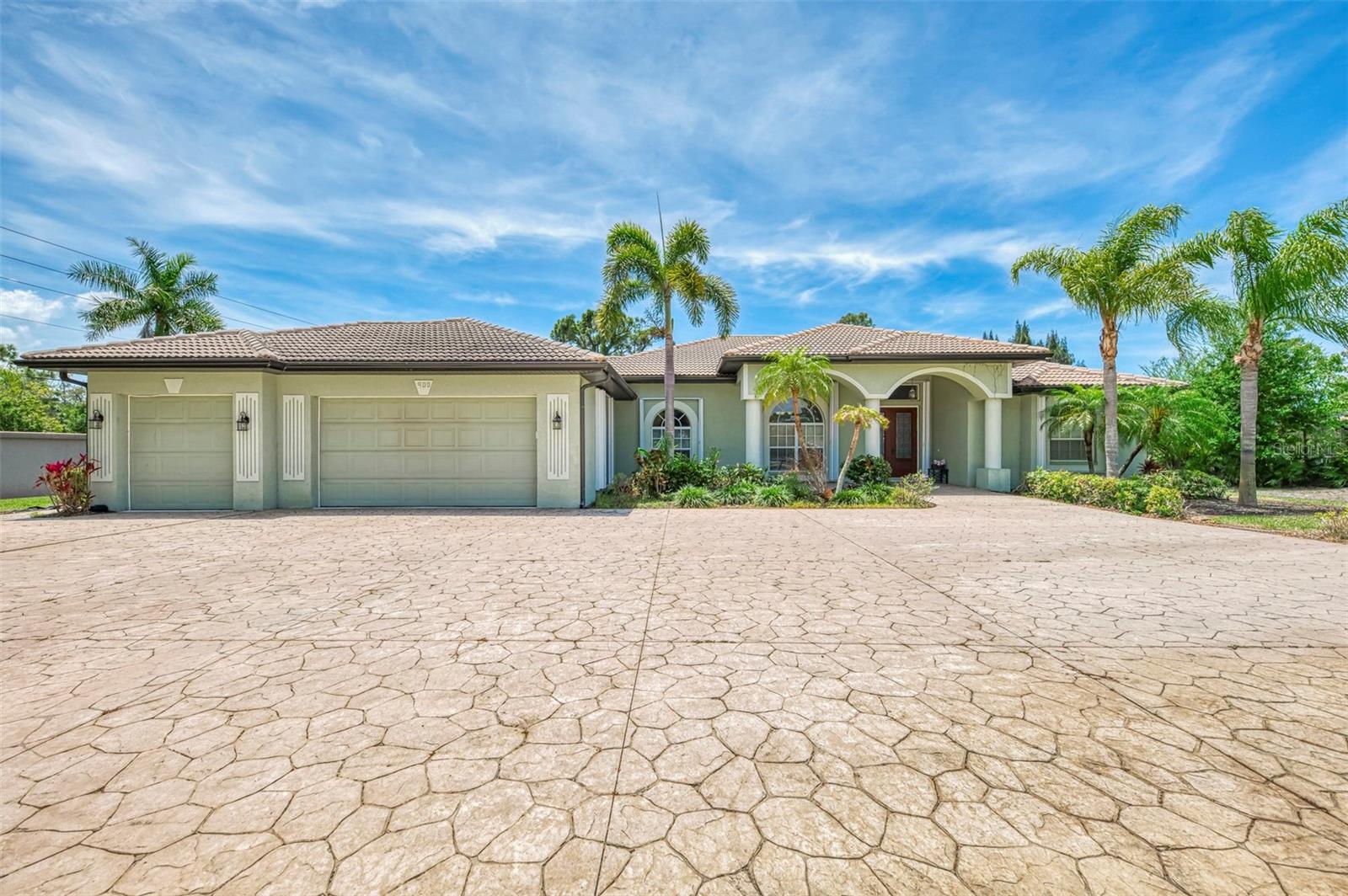 900 PARK PLACE DR — photo 2