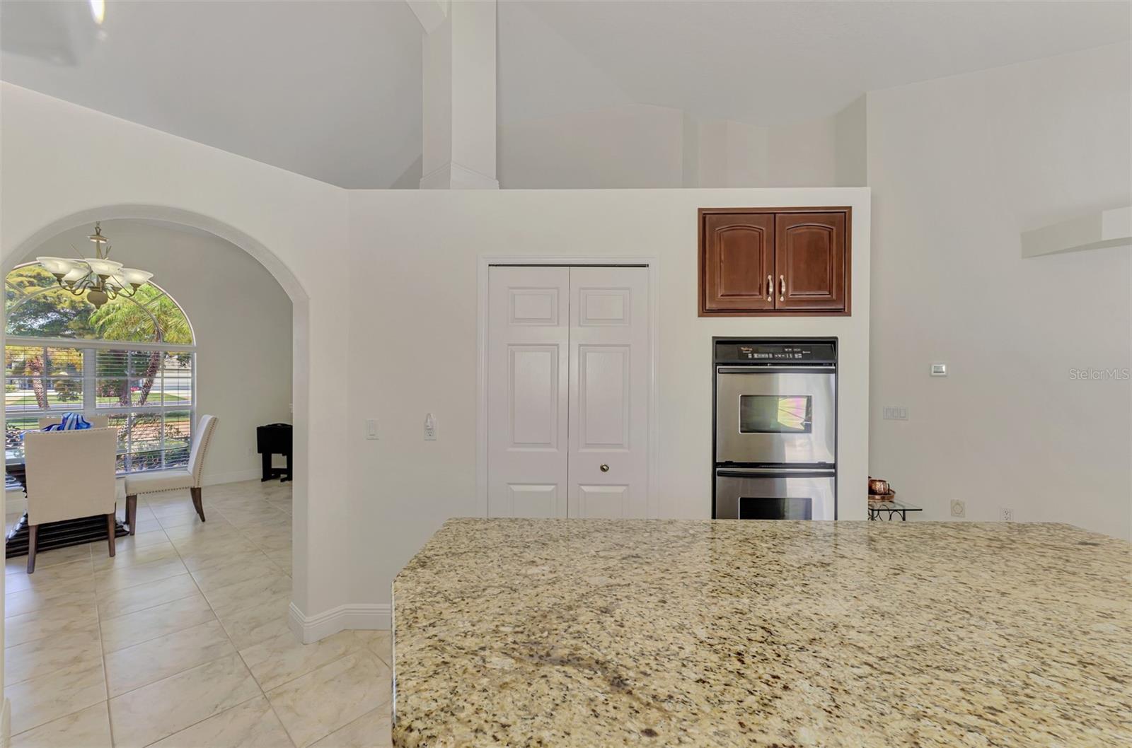 900 PARK PLACE DR — photo 31