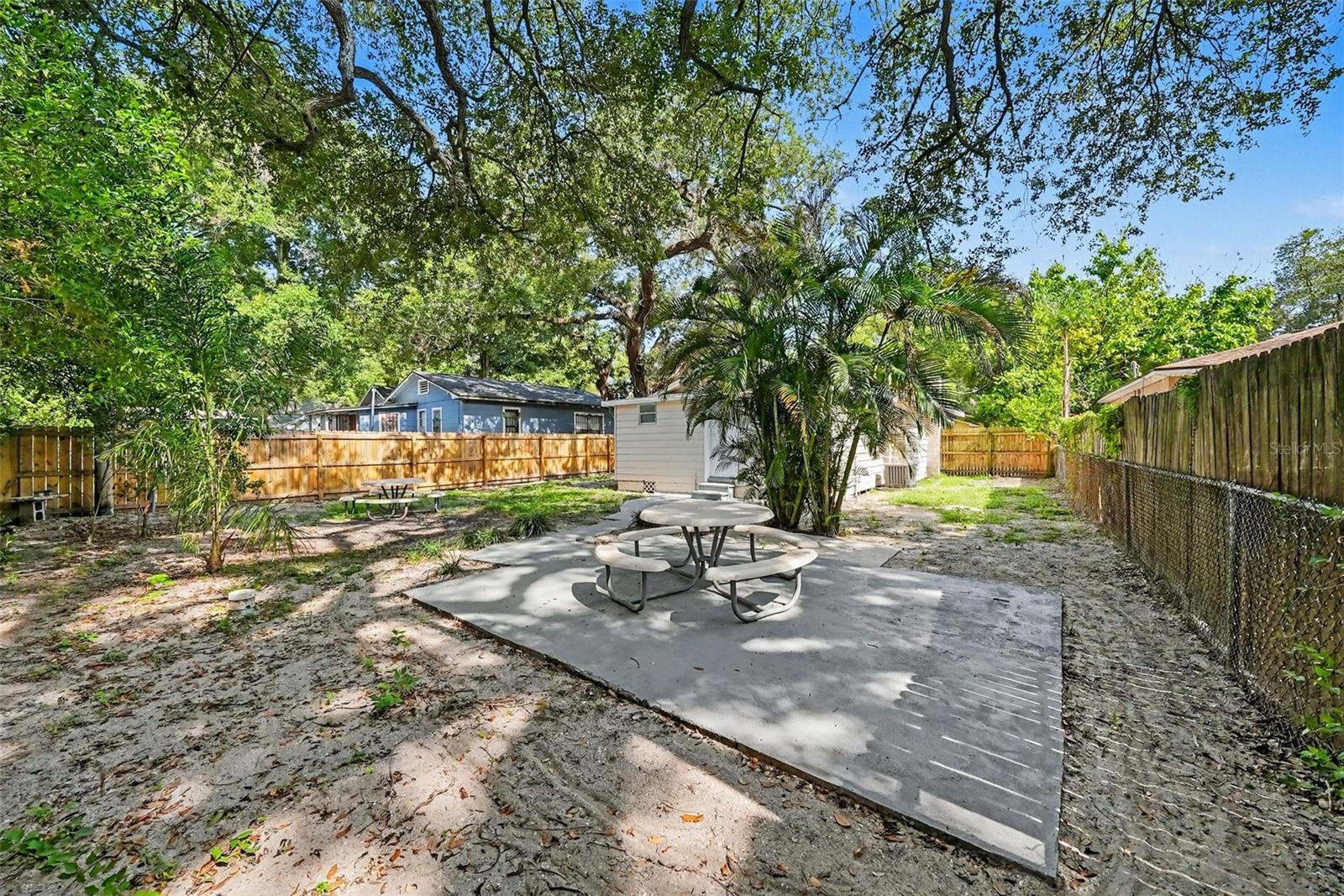 1204 E CAYUGA ST — photo 20