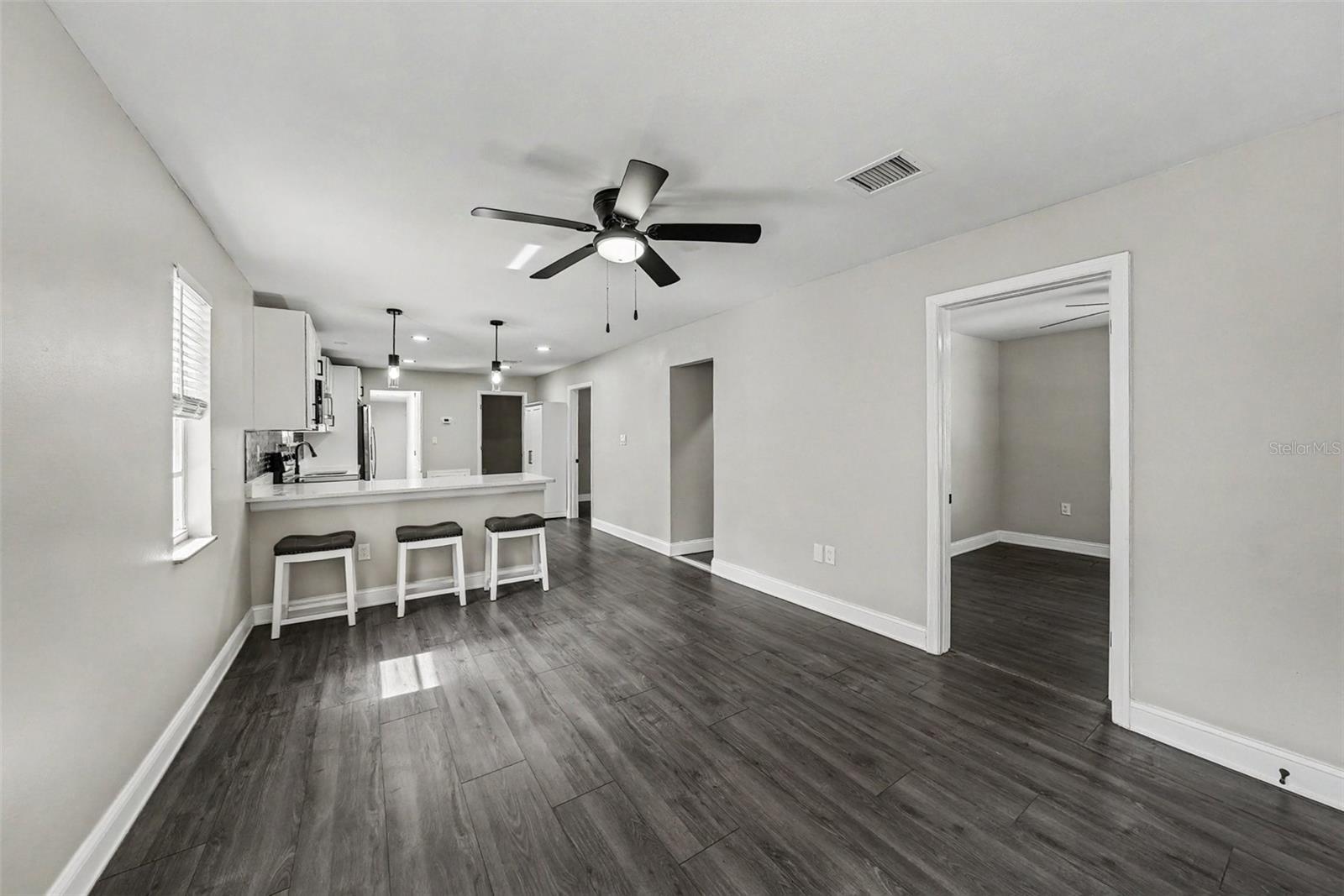 1204 E CAYUGA ST — photo 6