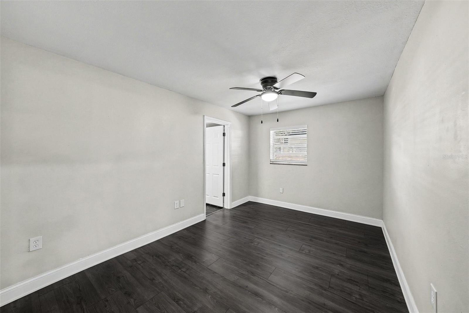 1204 E CAYUGA ST — photo 14