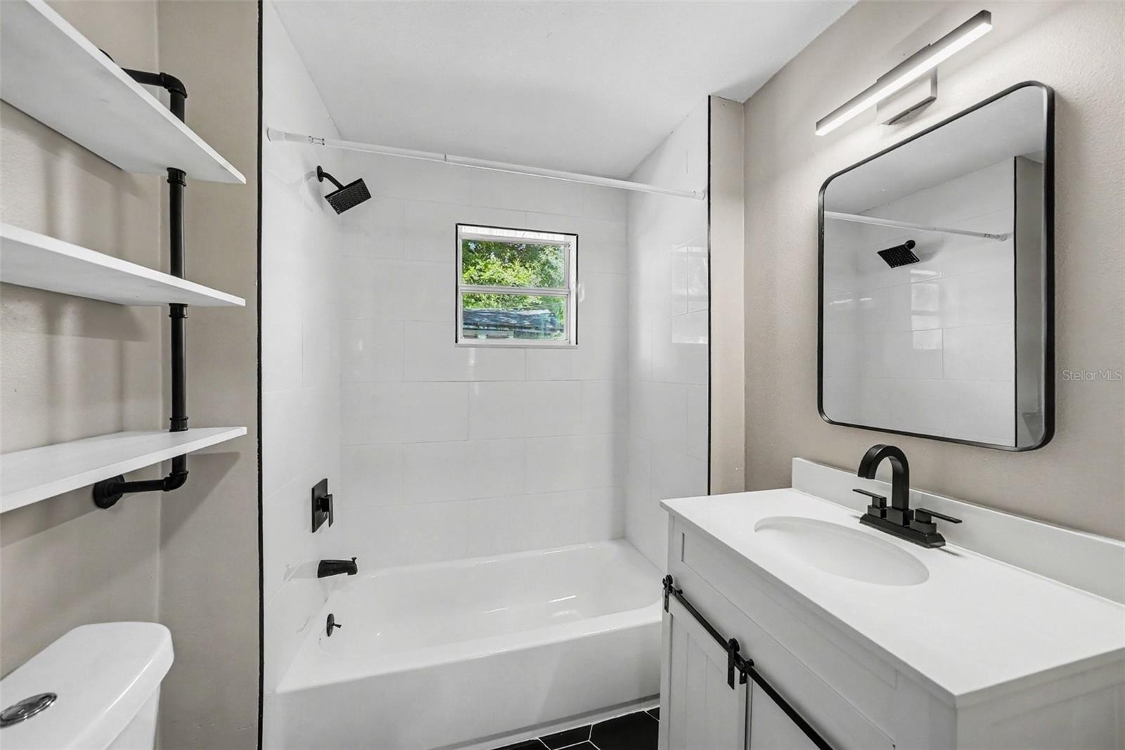 1204 E CAYUGA ST — photo 4