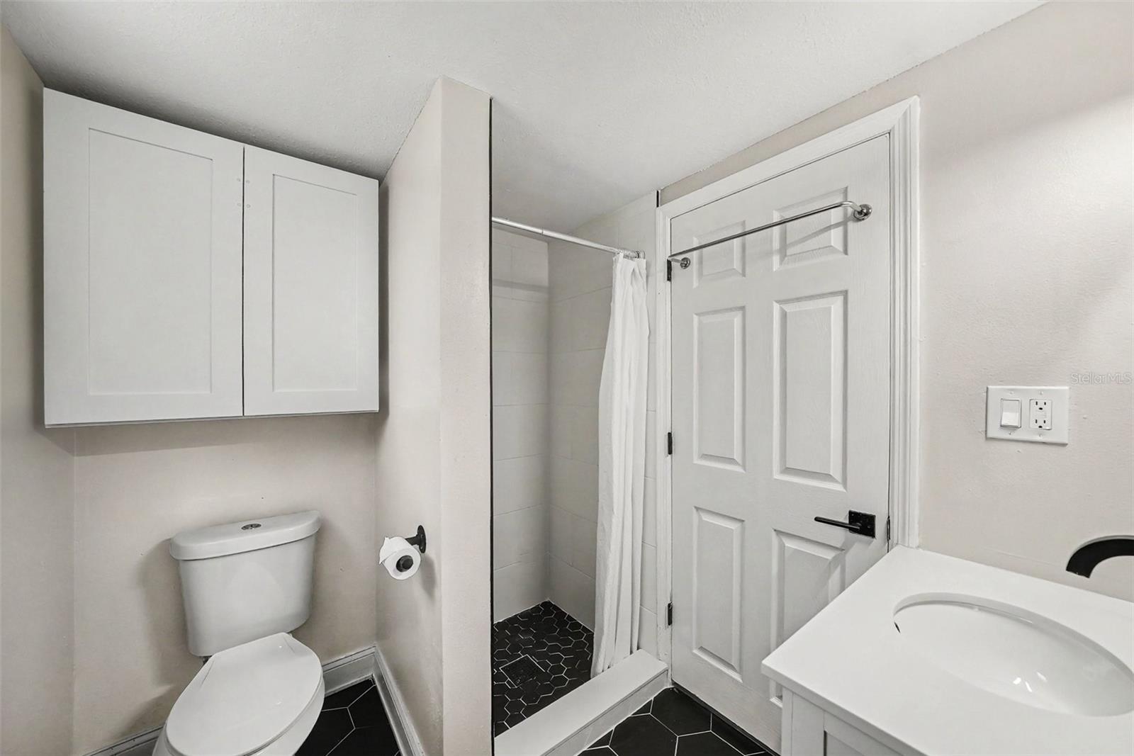 1204 E CAYUGA ST — photo 17
