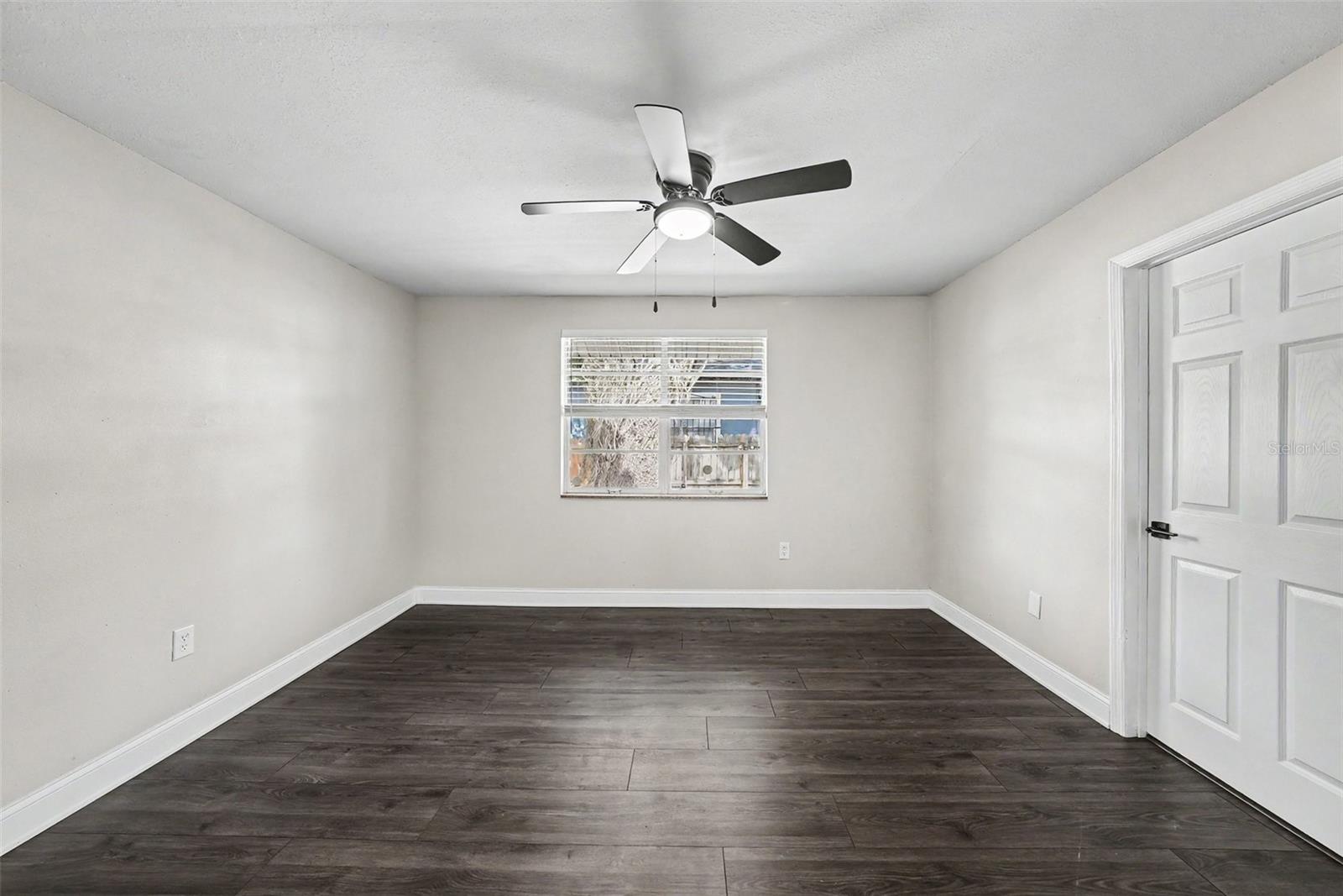 1204 E CAYUGA ST — photo 12
