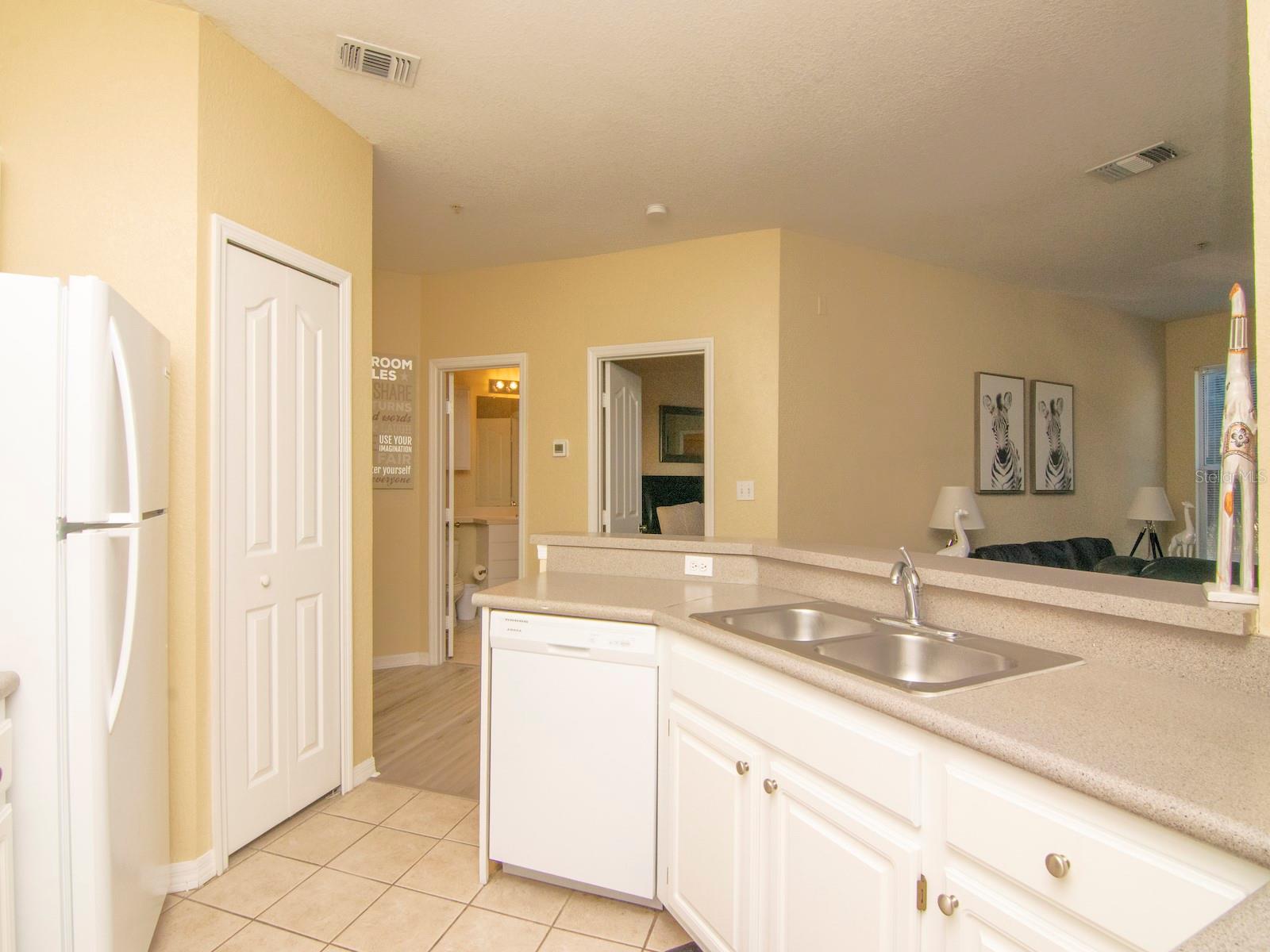 5815 LEGACY CRESCENT PL #202 — photo 15