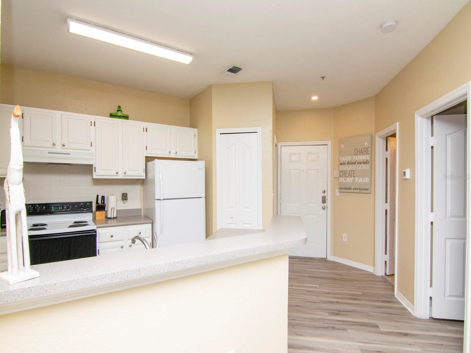 5815 LEGACY CRESCENT PL #202 — photo 10