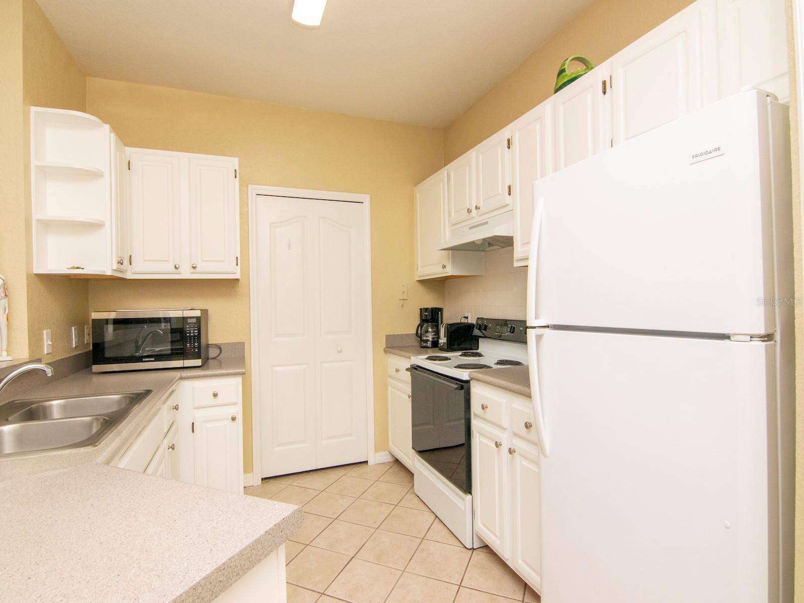 5815 LEGACY CRESCENT PL #202 — photo 12