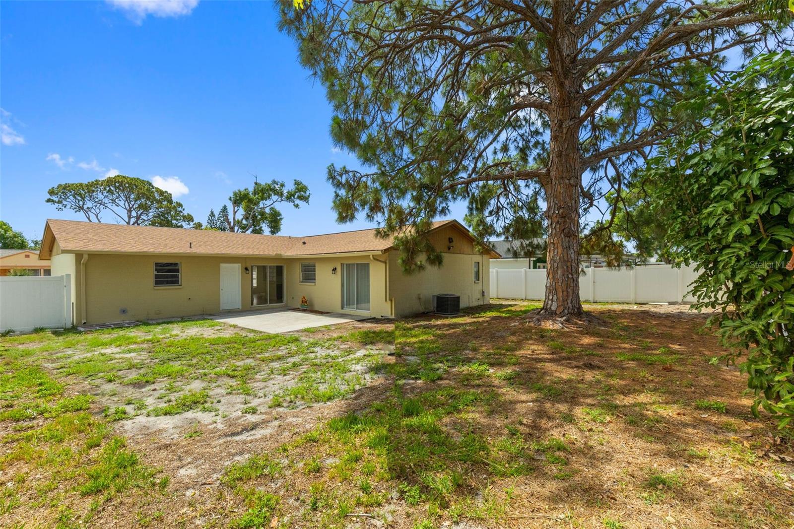 7516 ARMAND CIR — photo 46