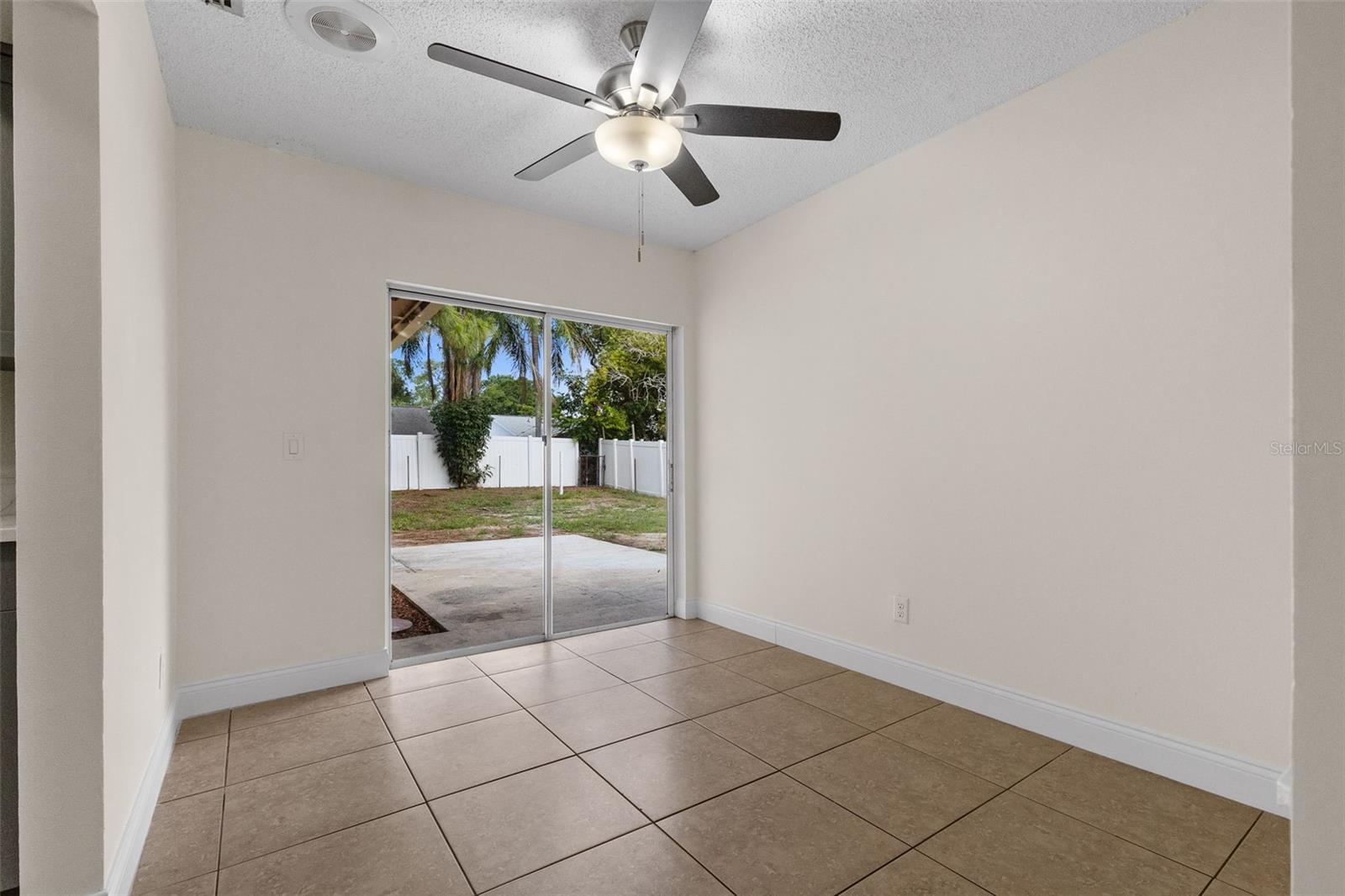 7516 ARMAND CIR — photo 11