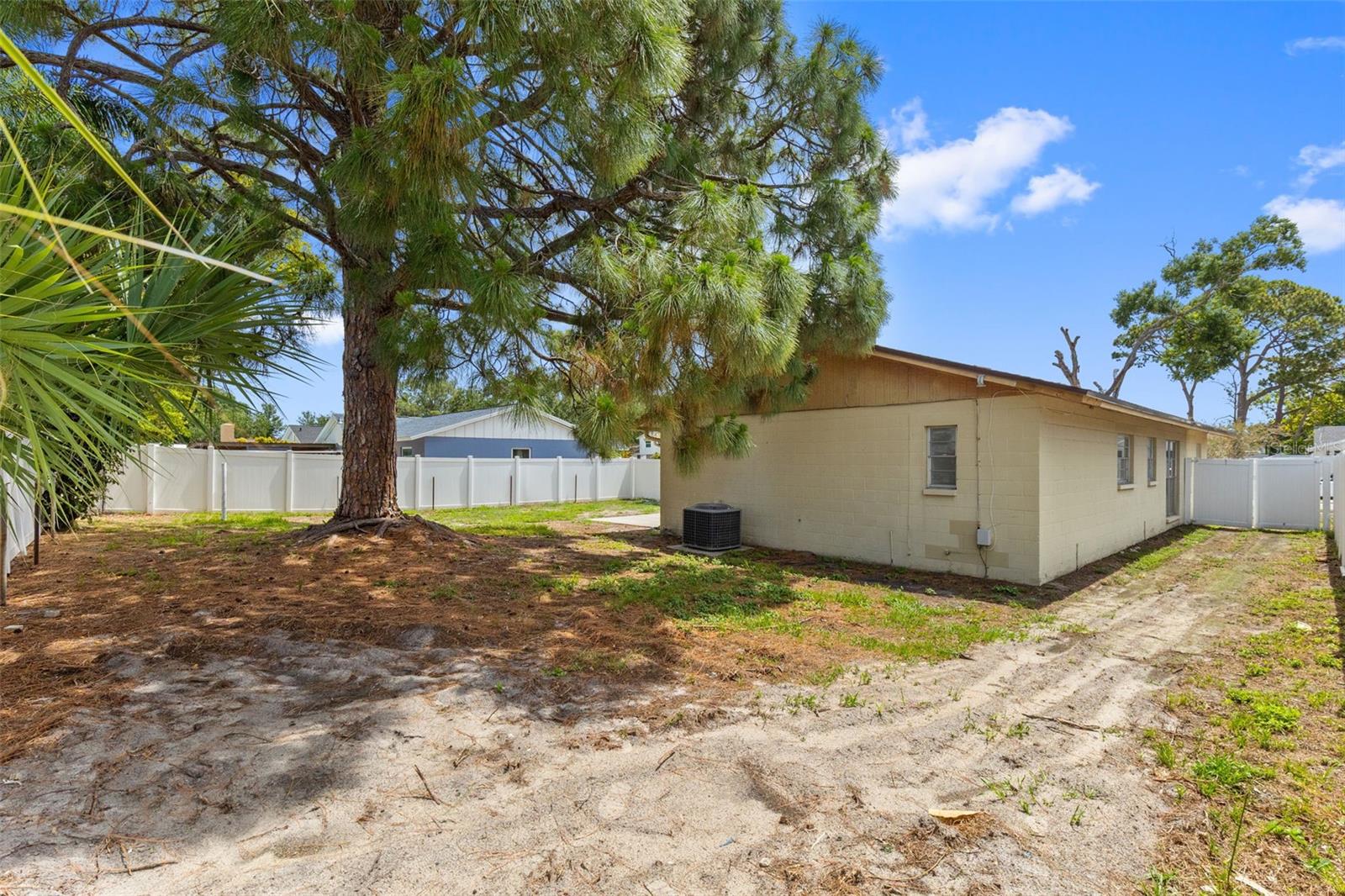 7516 ARMAND CIR — photo 48