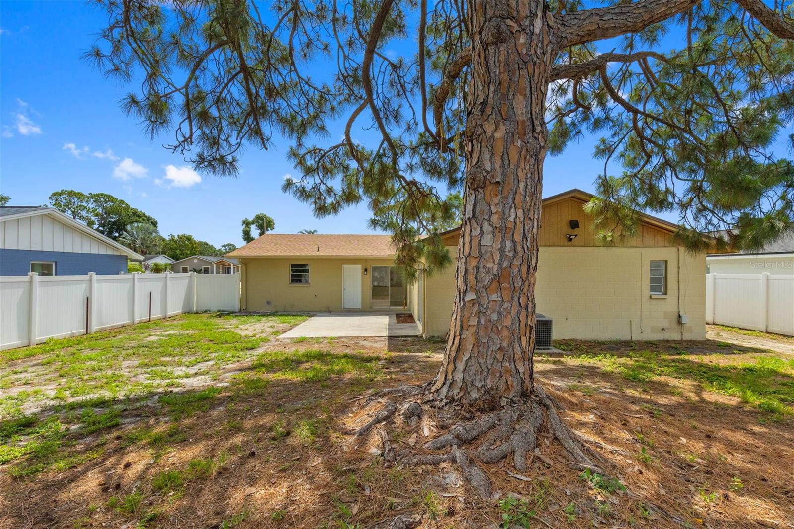 7516 ARMAND CIR — photo 47