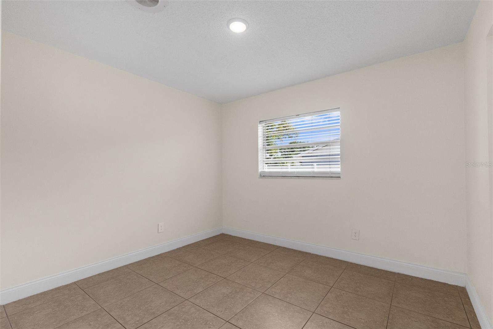 7516 ARMAND CIR — photo 26