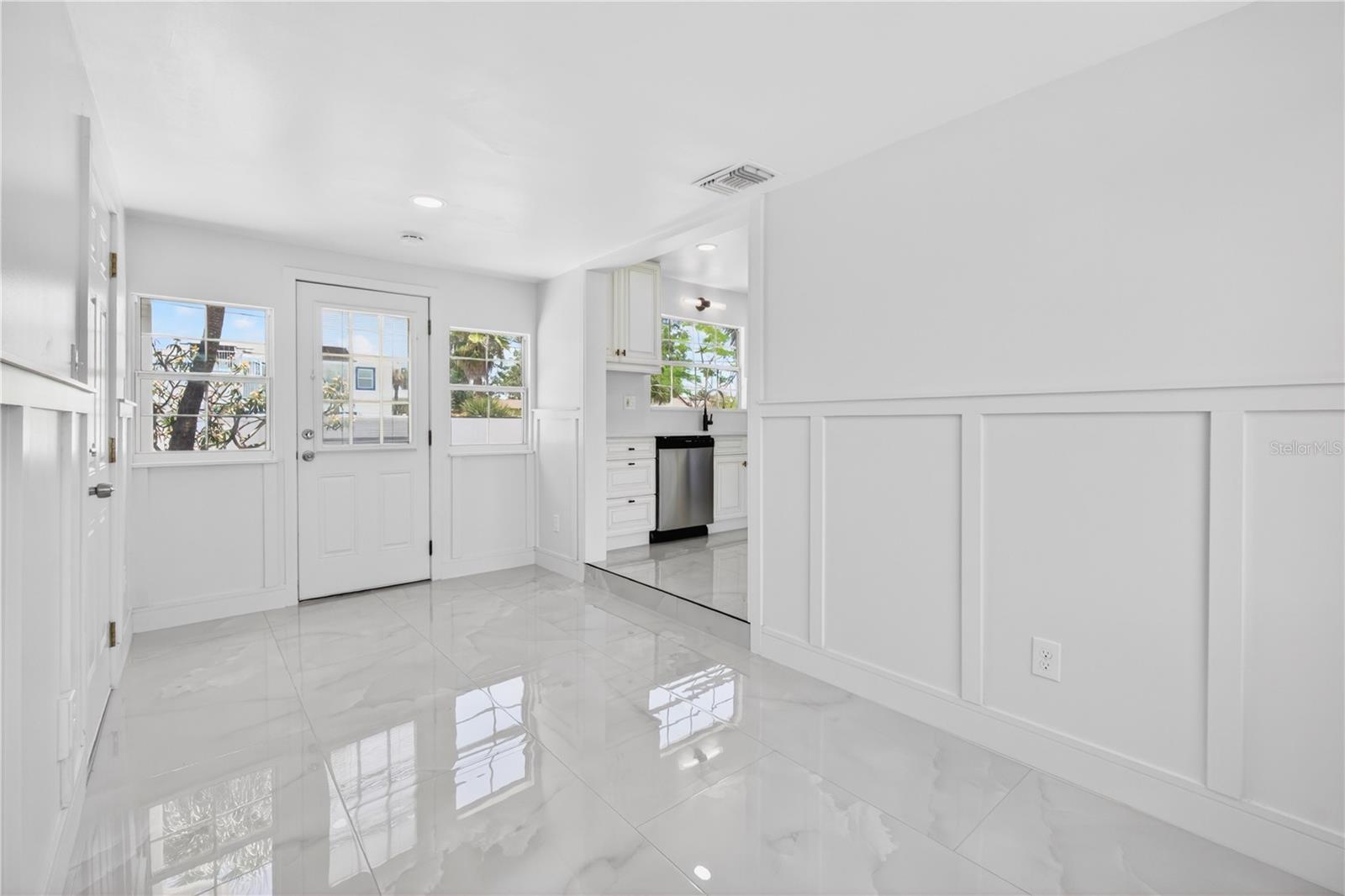260 42ND AVE — photo 15