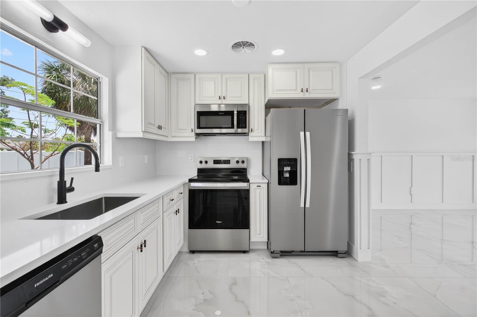 260 42ND AVE — photo 12