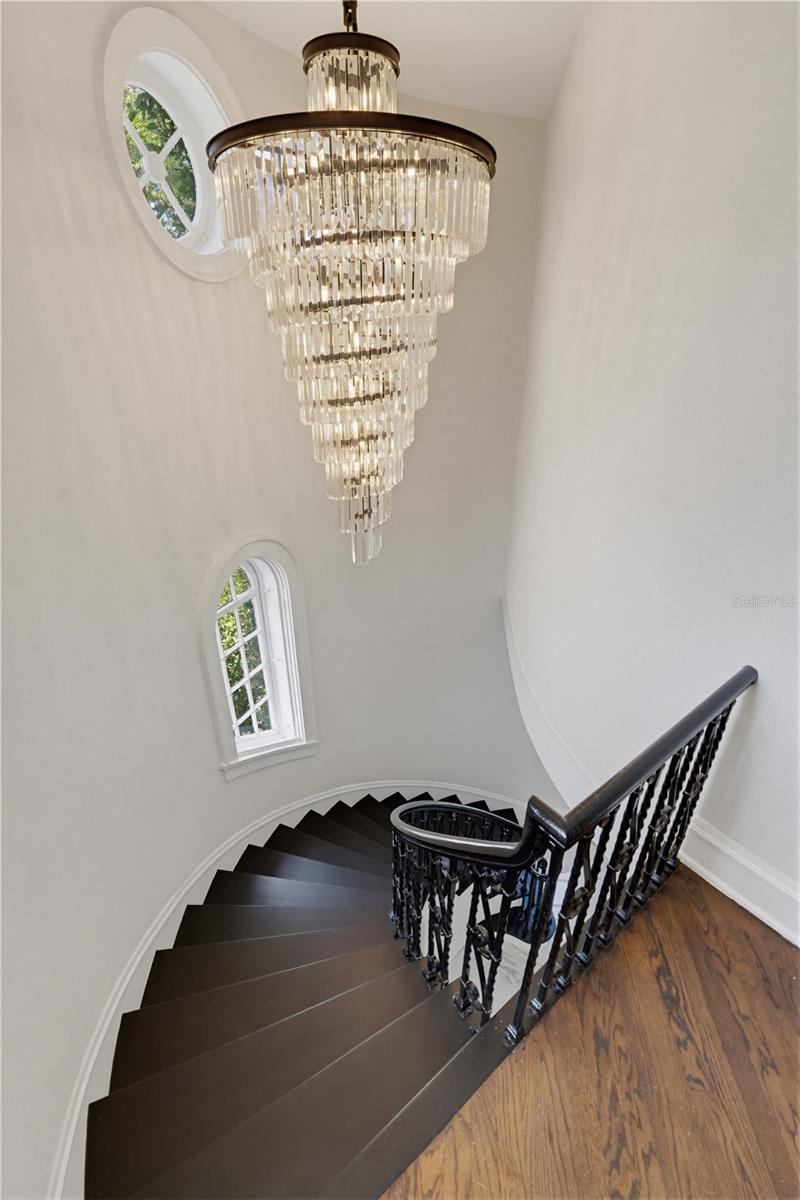 190 BOSPHOROUS AVE — photo 3