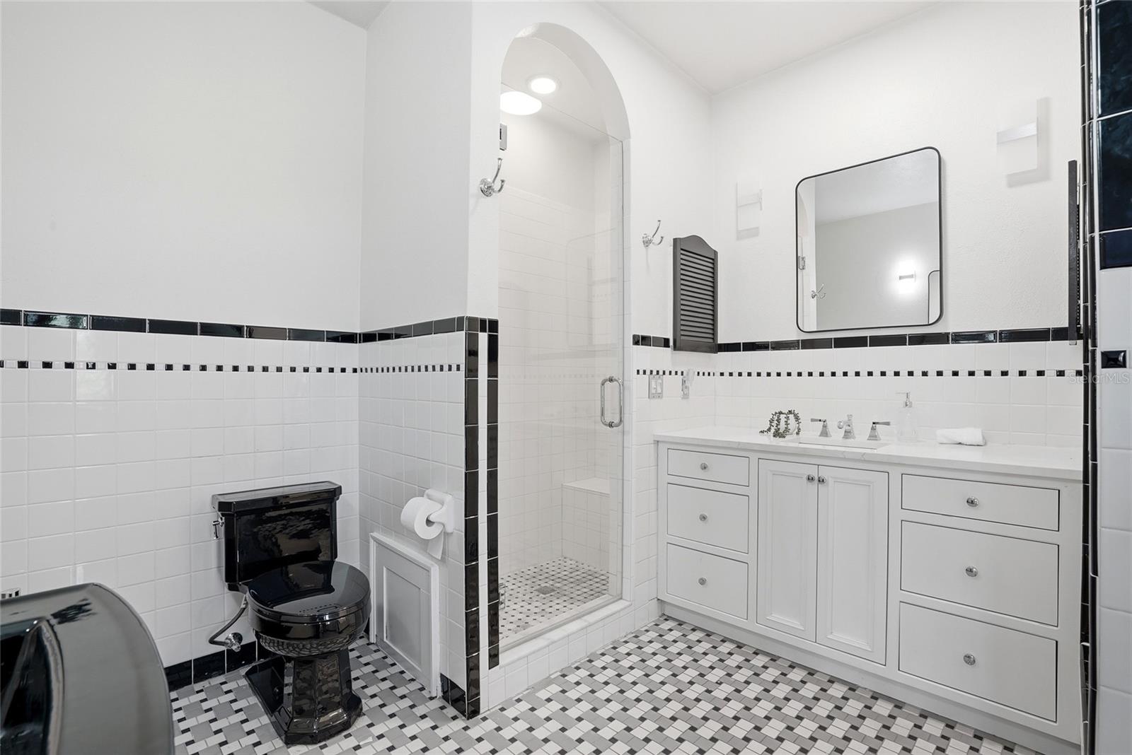 190 BOSPHOROUS AVE — photo 48