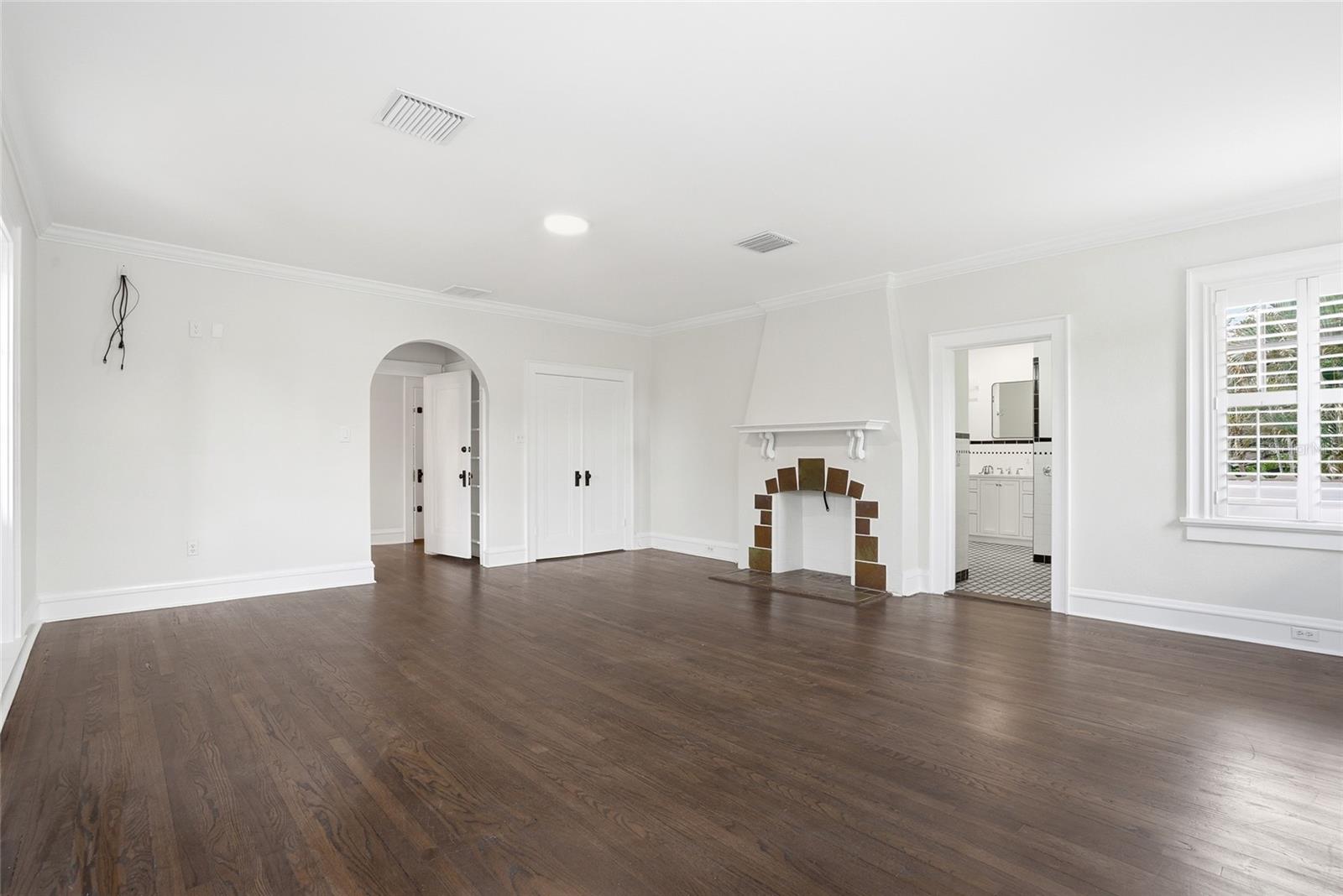 190 BOSPHOROUS AVE — photo 46