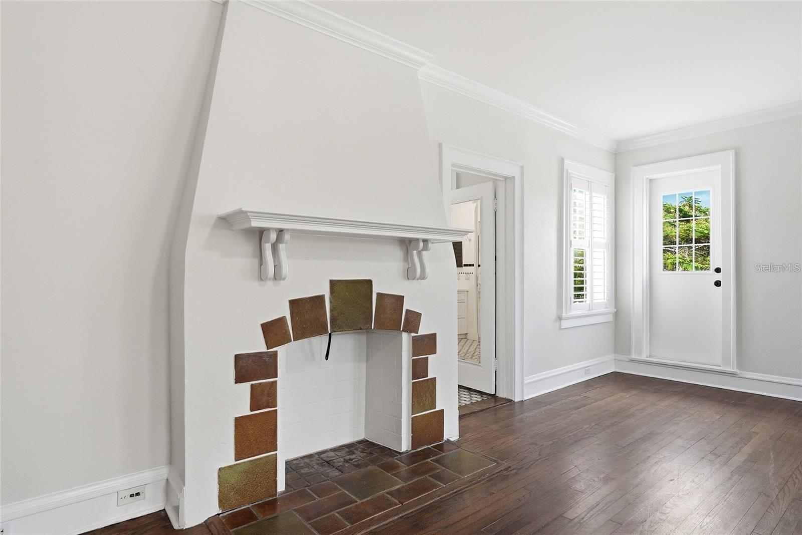 190 BOSPHOROUS AVE — photo 45