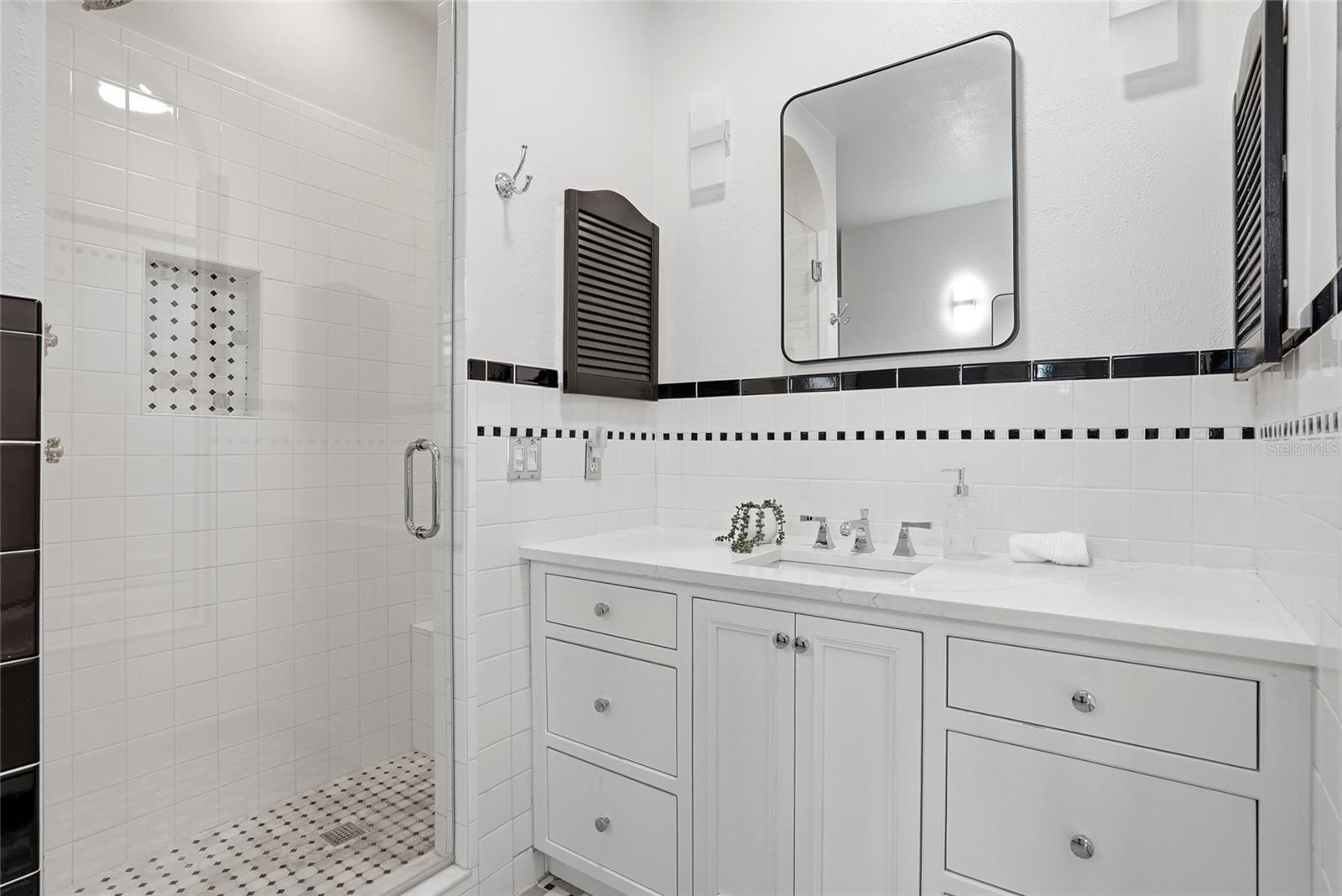 190 BOSPHOROUS AVE — photo 51