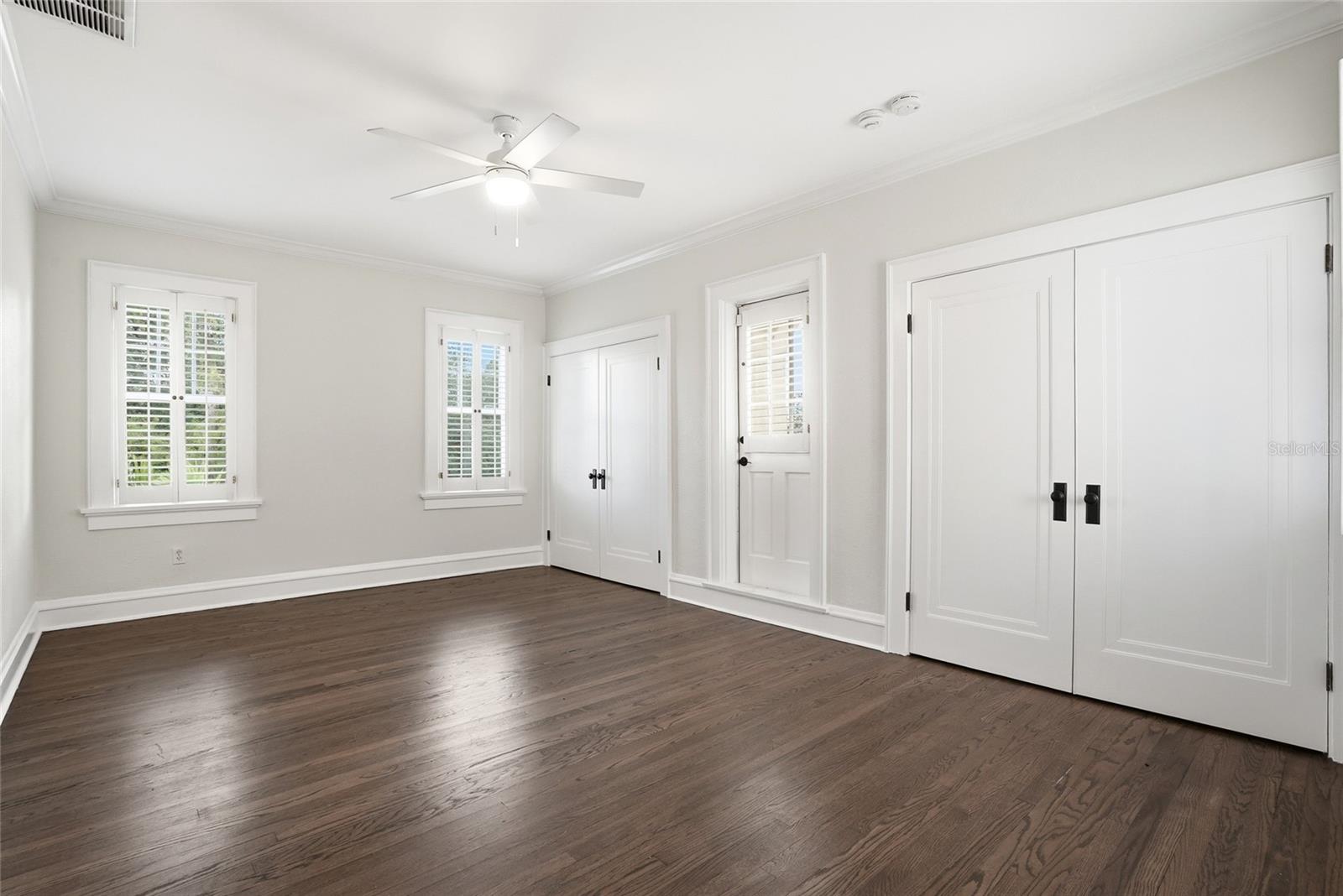 190 BOSPHOROUS AVE — photo 35