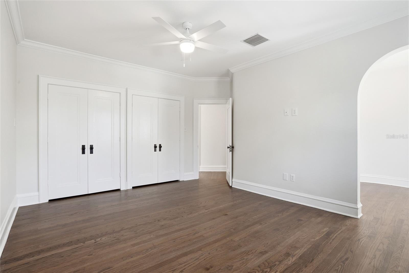190 BOSPHOROUS AVE — photo 42