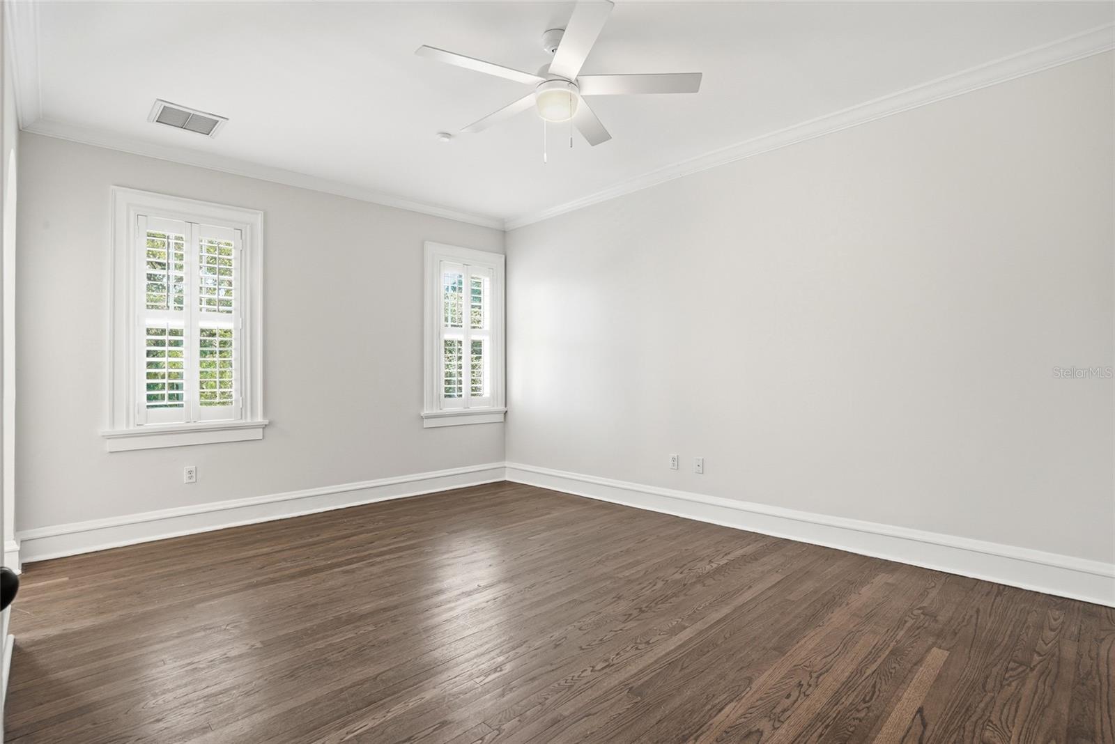 190 BOSPHOROUS AVE — photo 41
