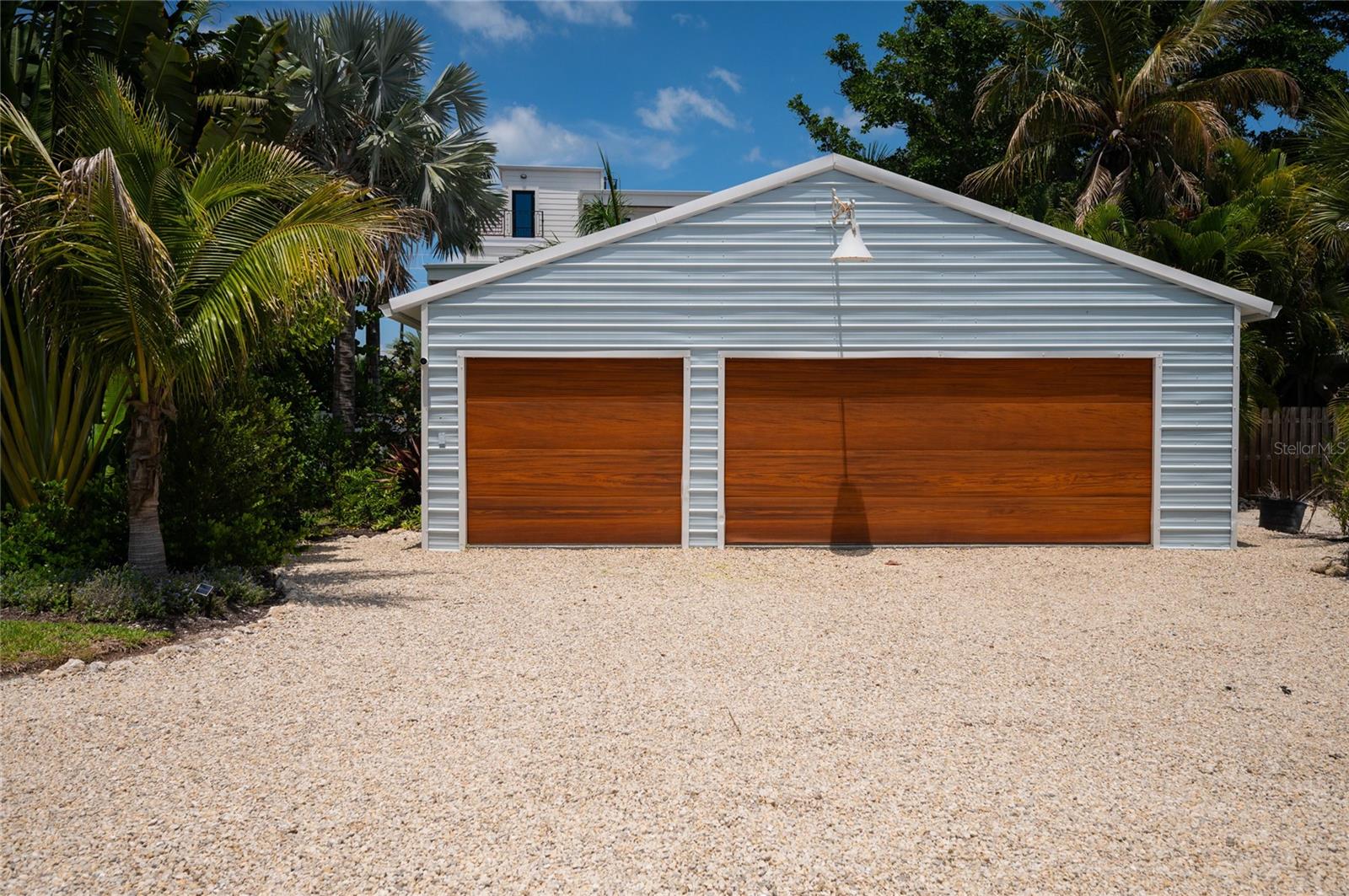 240 GLADIOLUS ST — photo 3