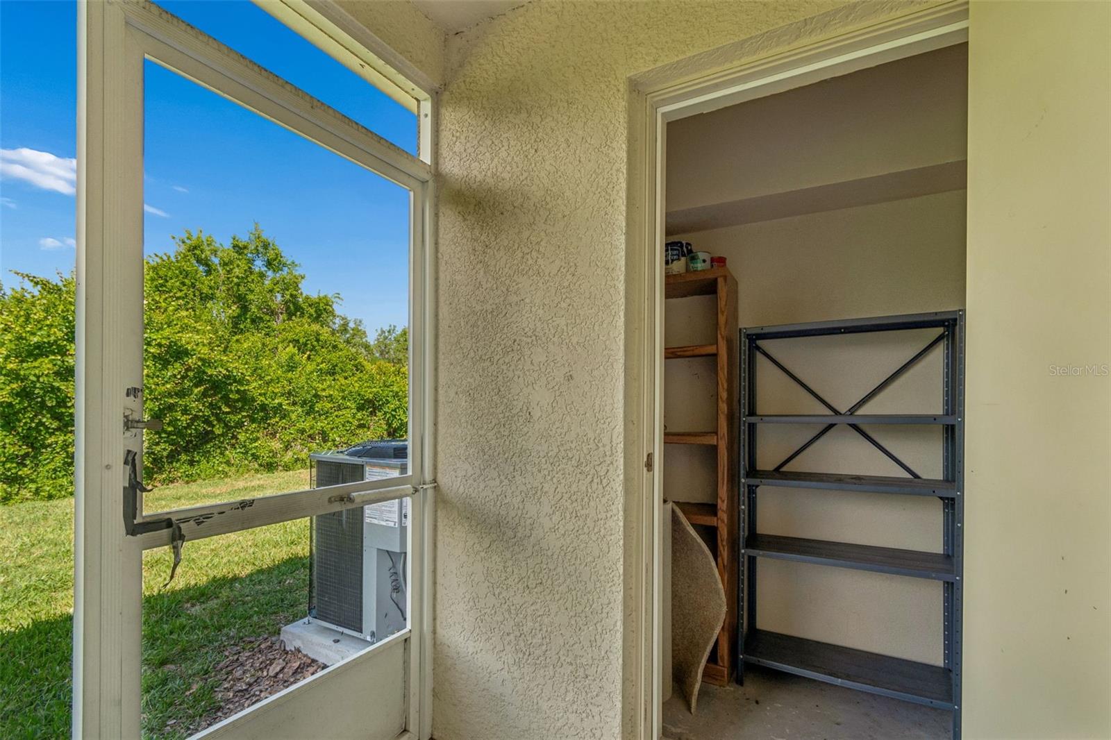 1330 STANDRIDGE DR — photo 33