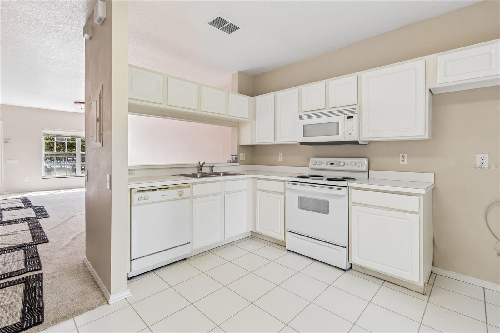 1330 STANDRIDGE DR — photo 18